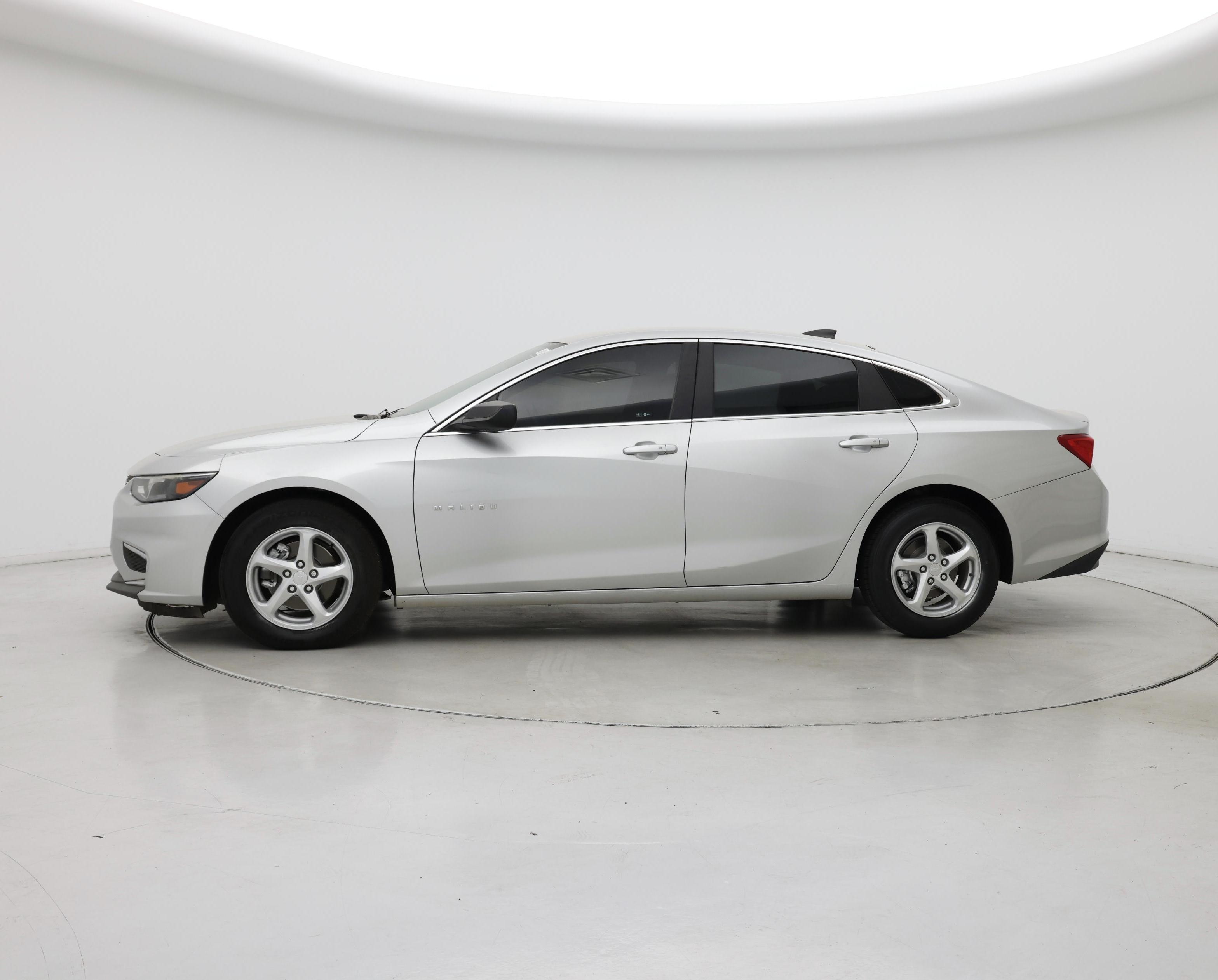 Thumbnail: 2016 Chevrolet Malibu - 3