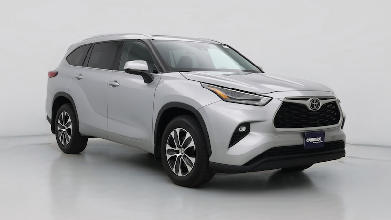 2022 Toyota Highlander XLE Hero Image