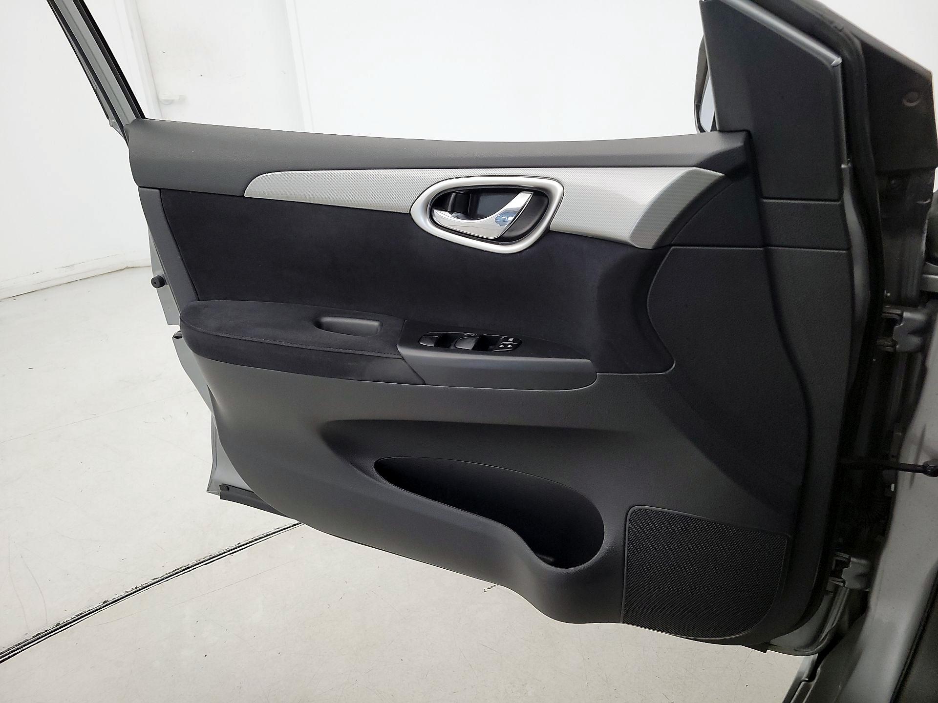 Thumbnail: 2014 Nissan Sentra - 12