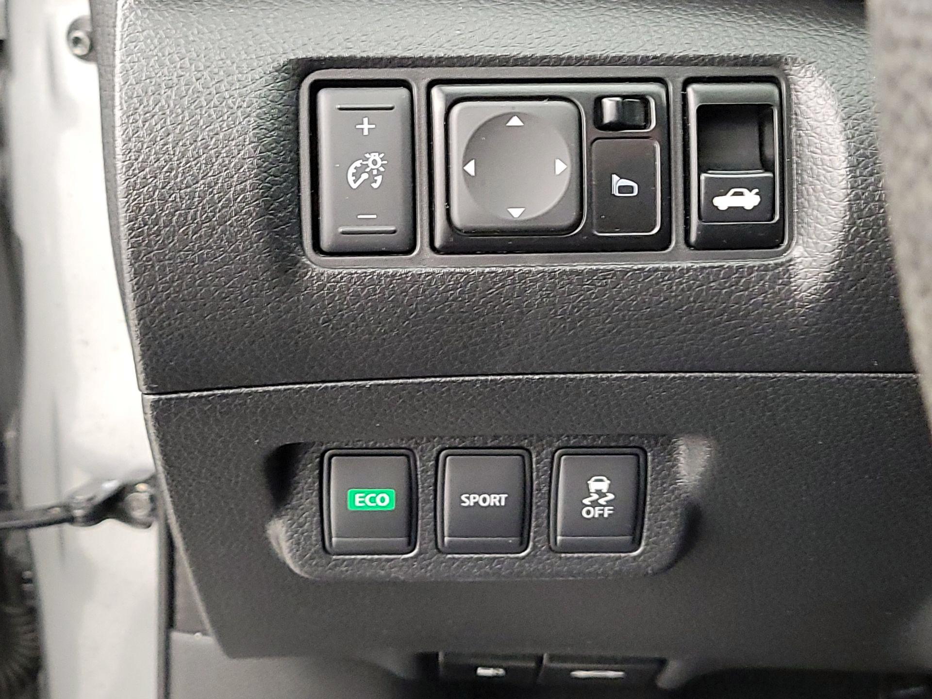 Thumbnail: 2014 Nissan Sentra - 13