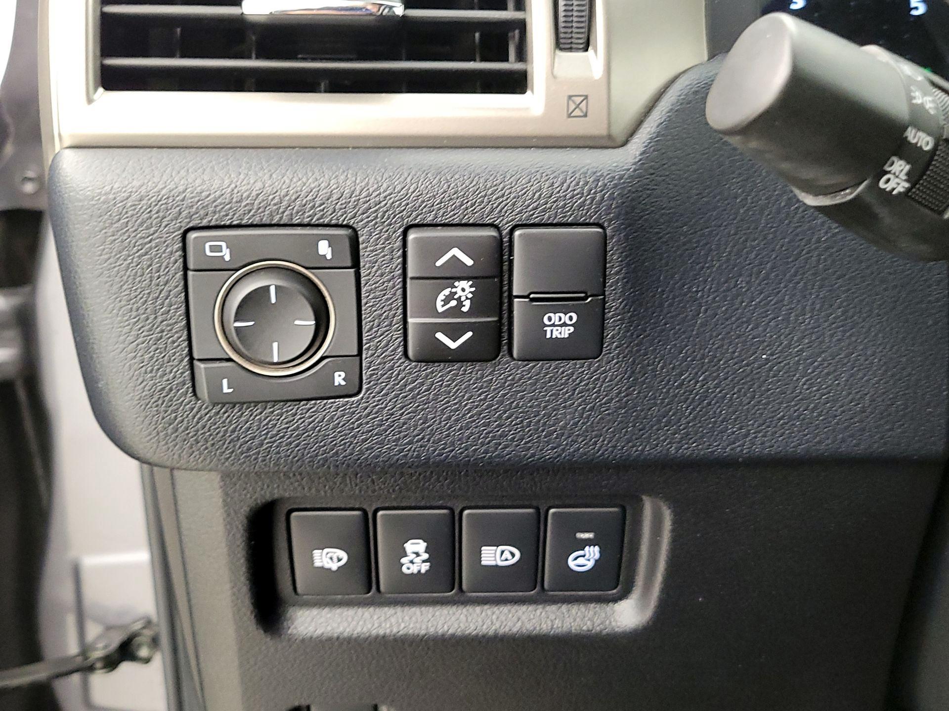 Thumbnail: 2021 Lexus GX - 13