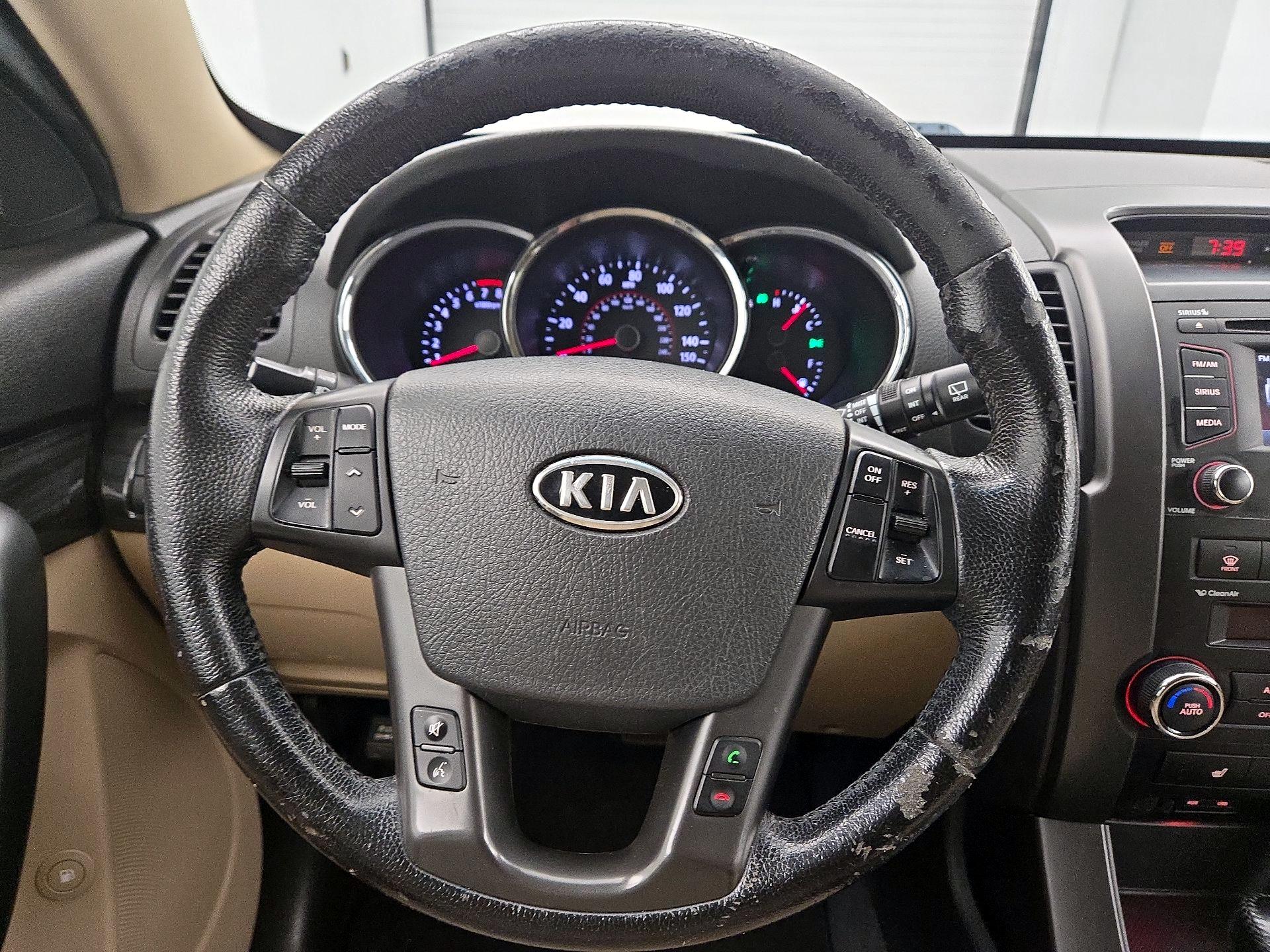 Thumbnail: 2013 Kia Sorento - 10