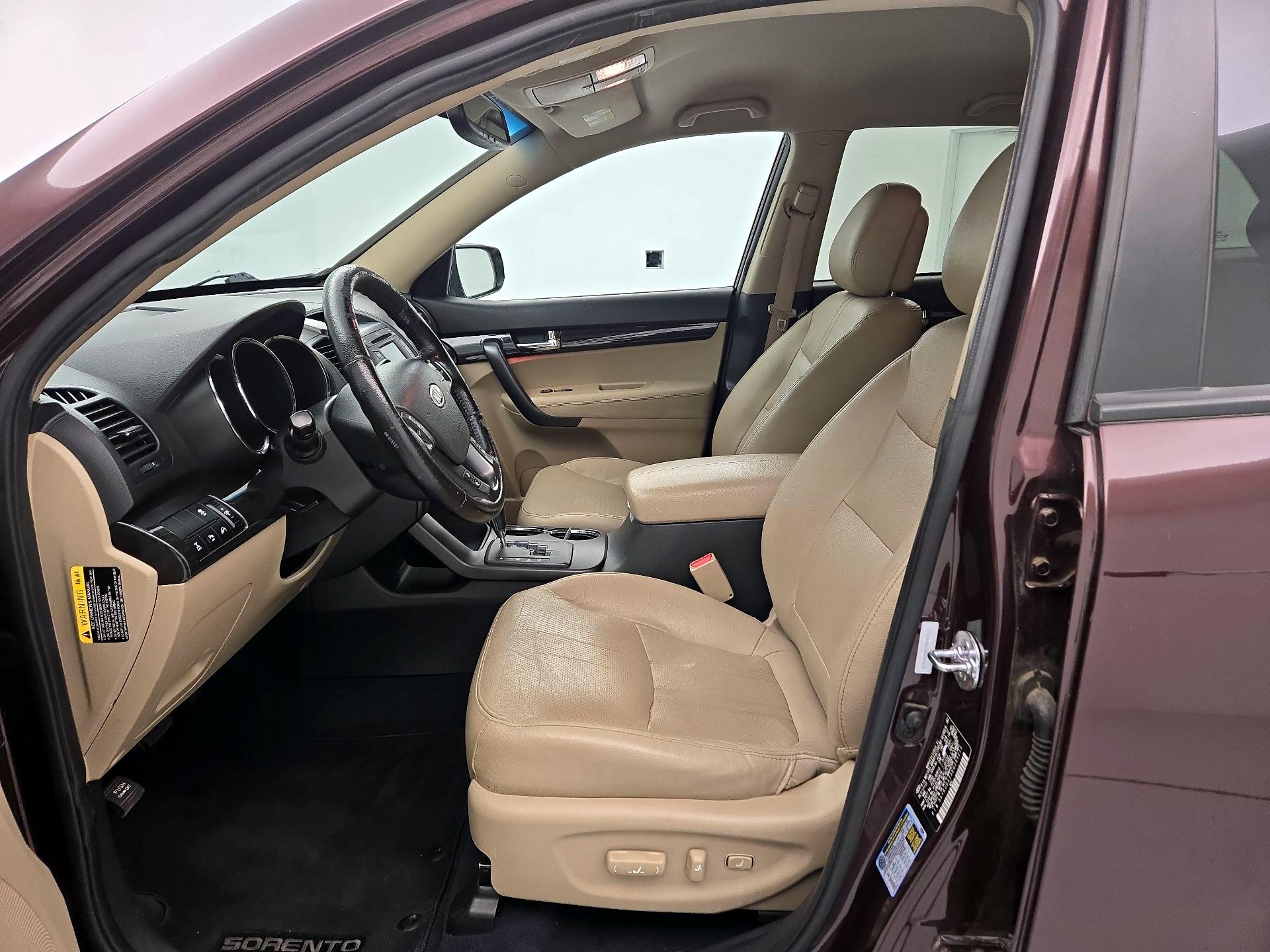 Thumbnail: 2013 Kia Sorento - 11