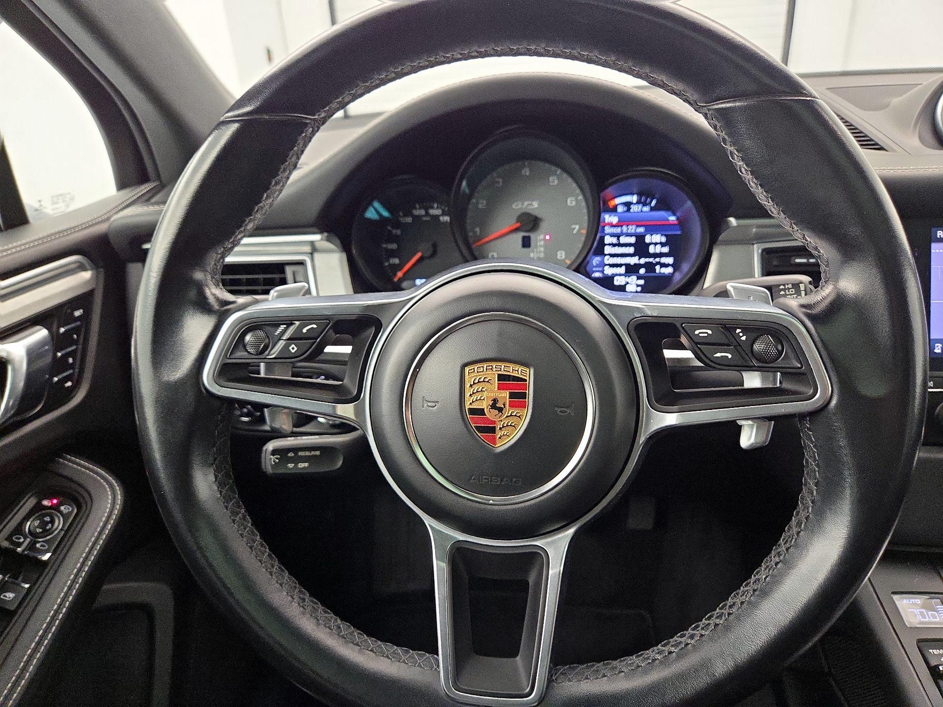 Thumbnail: 2017 Porsche Macan - 10