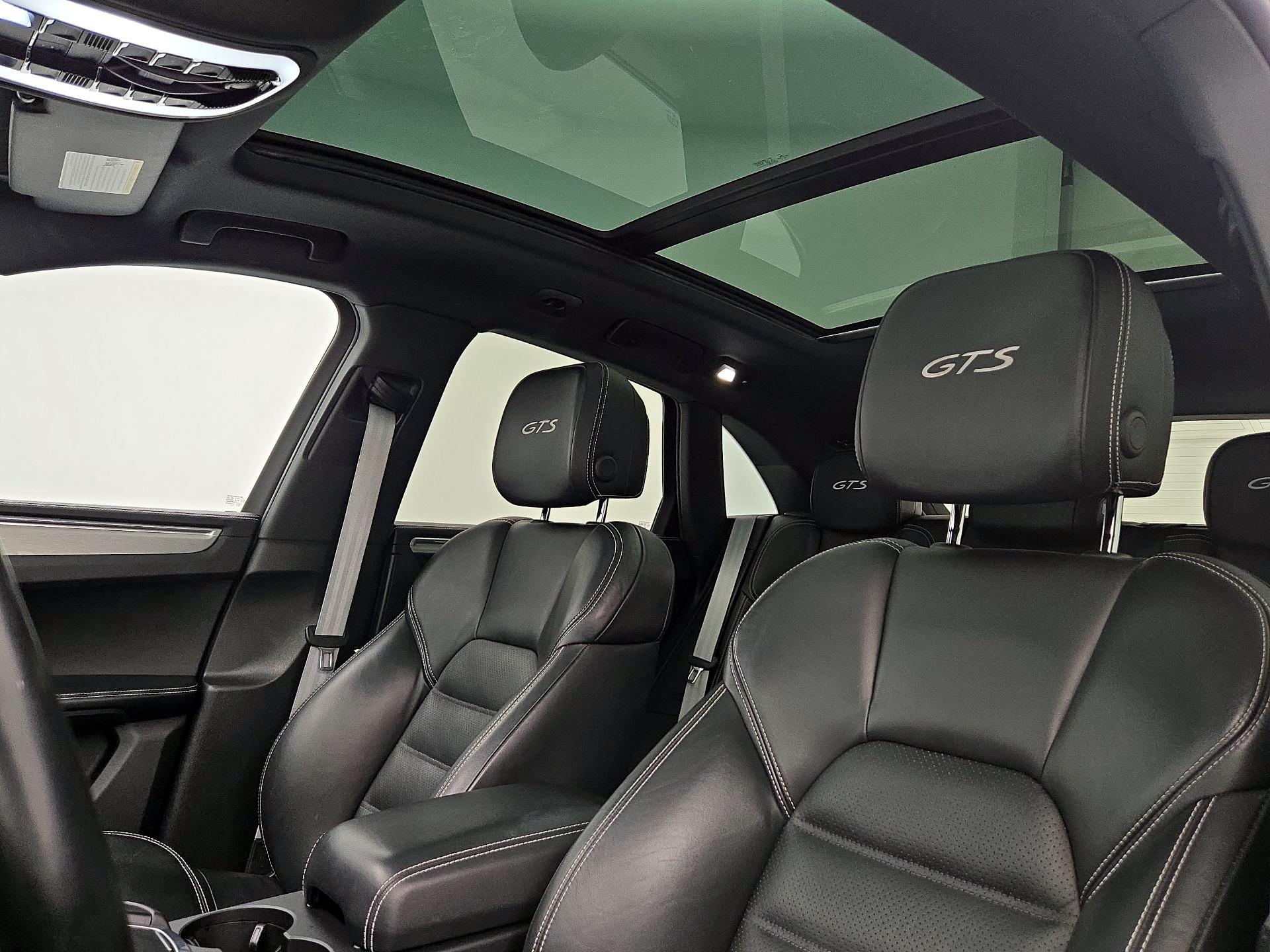 Thumbnail: 2017 Porsche Macan - 20