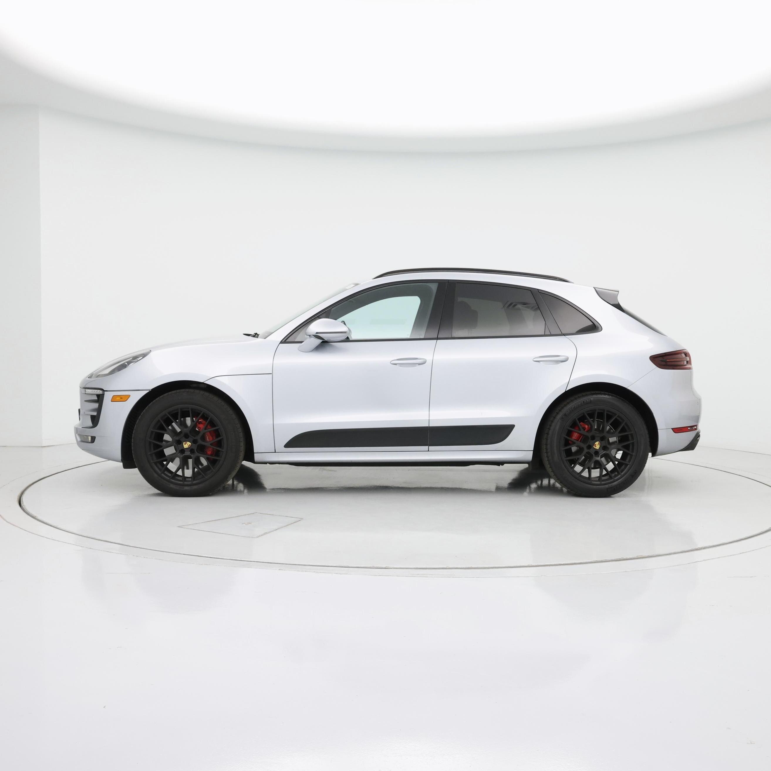 Thumbnail: 2017 Porsche Macan - 3