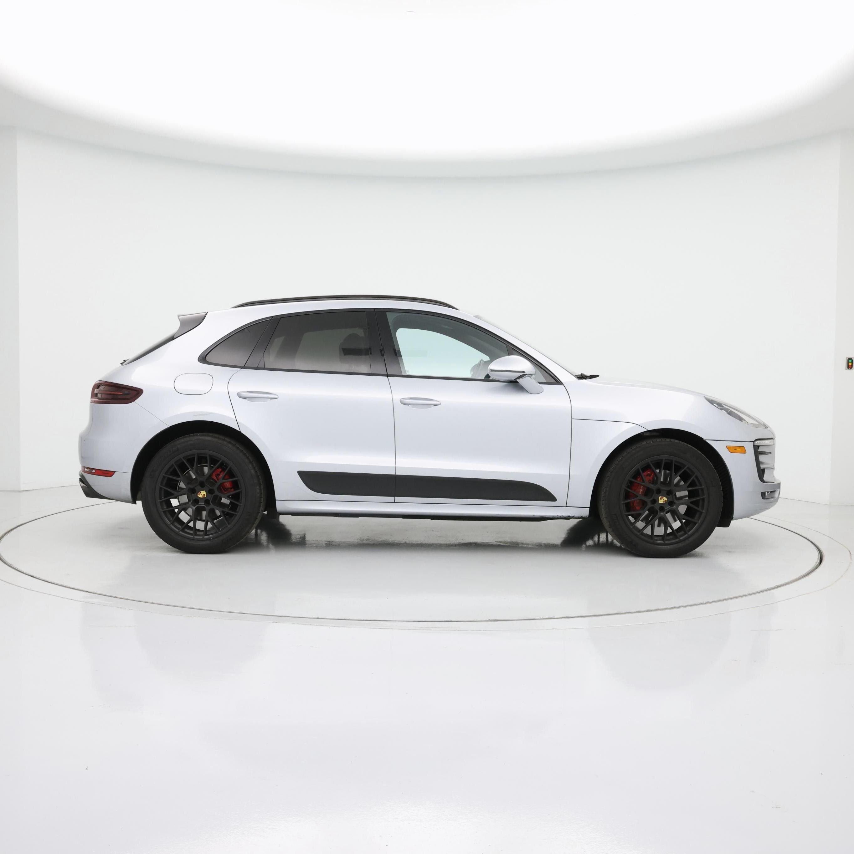 Thumbnail: 2017 Porsche Macan - 7