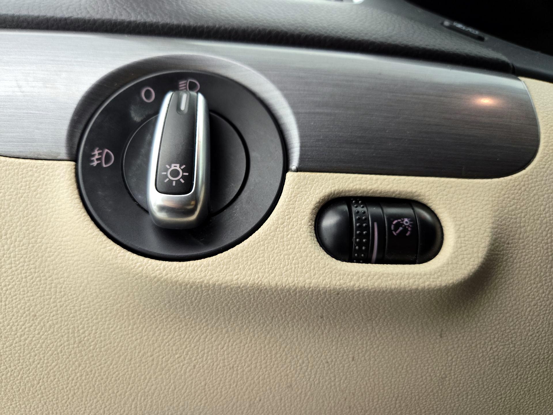 Thumbnail: 2014 Volkswagen Jetta - 13