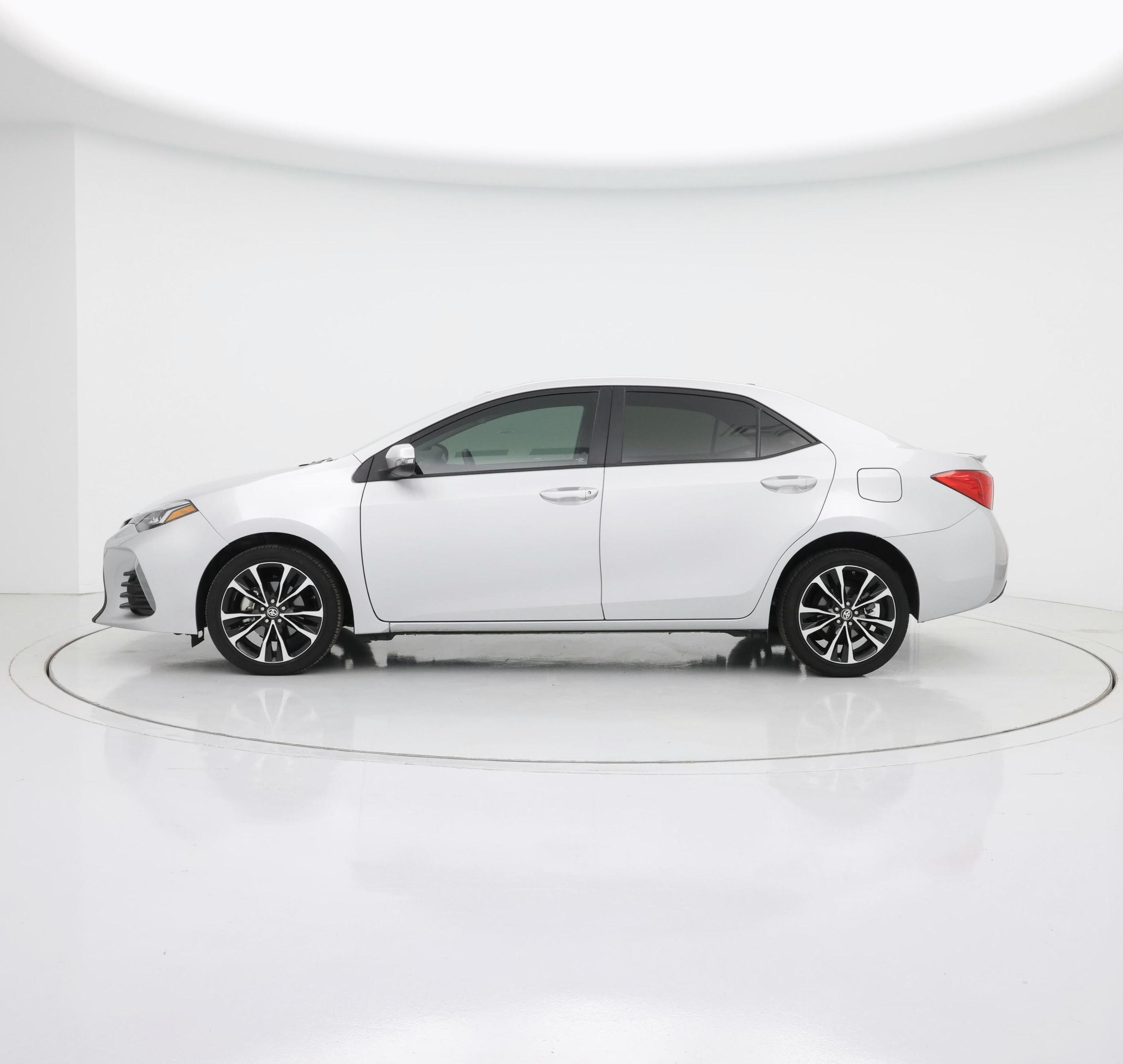 Thumbnail: 2017 Toyota Corolla - 3