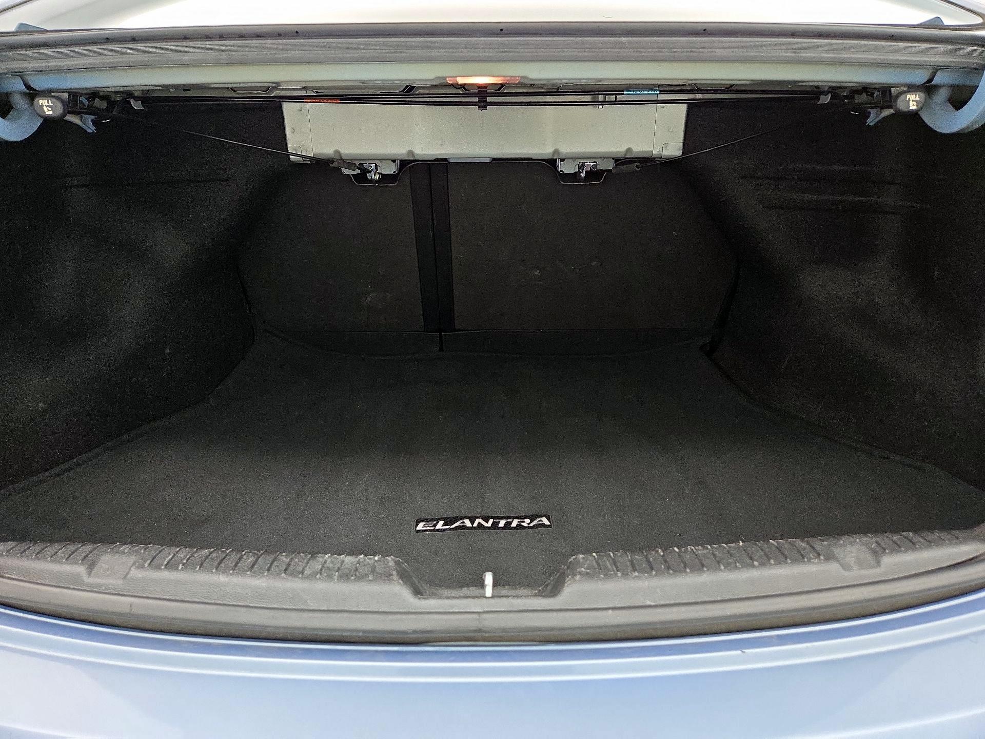 Thumbnail: 2013 Hyundai Elantra - 19