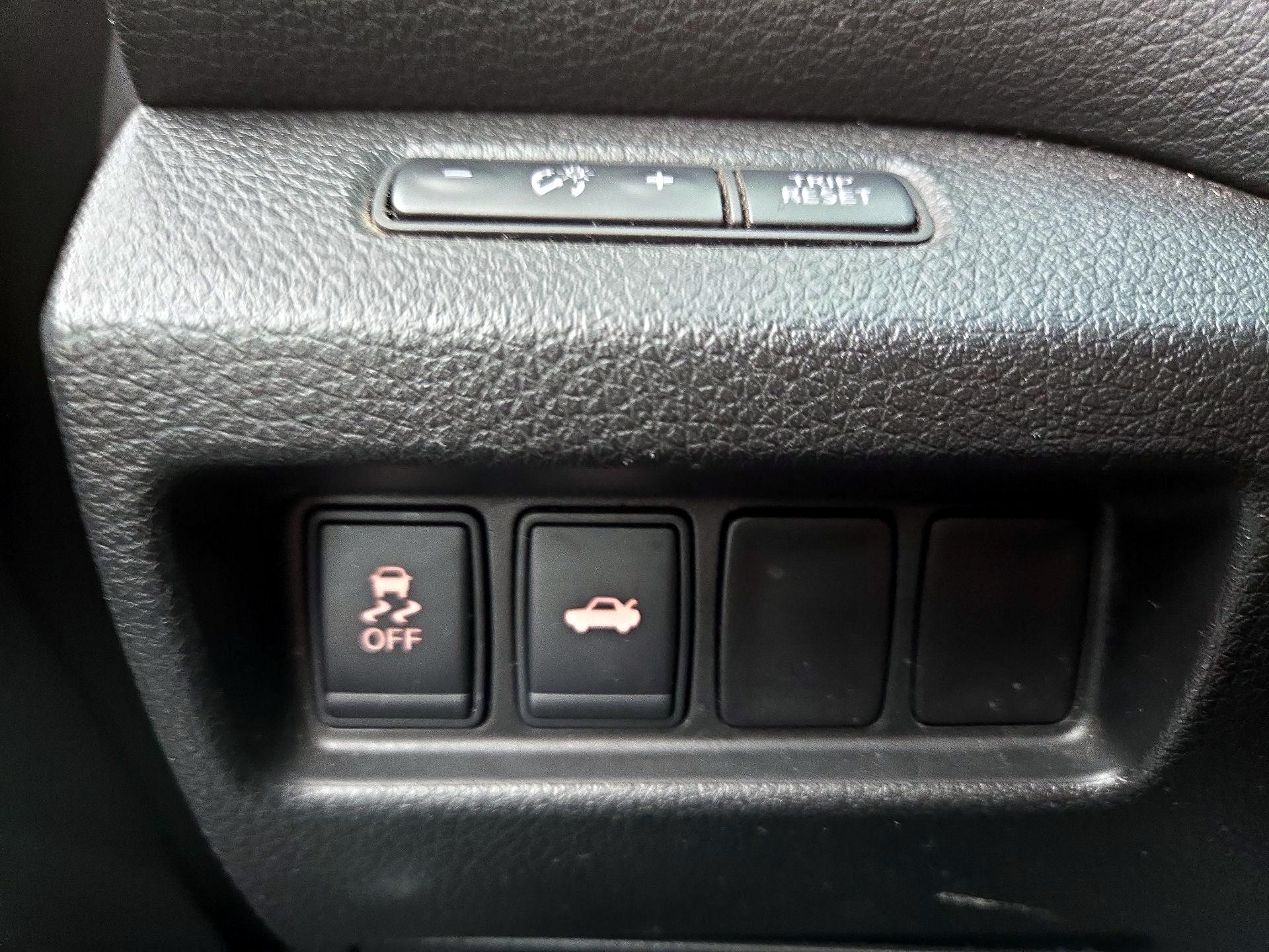Thumbnail: 2014 Nissan Altima - 13