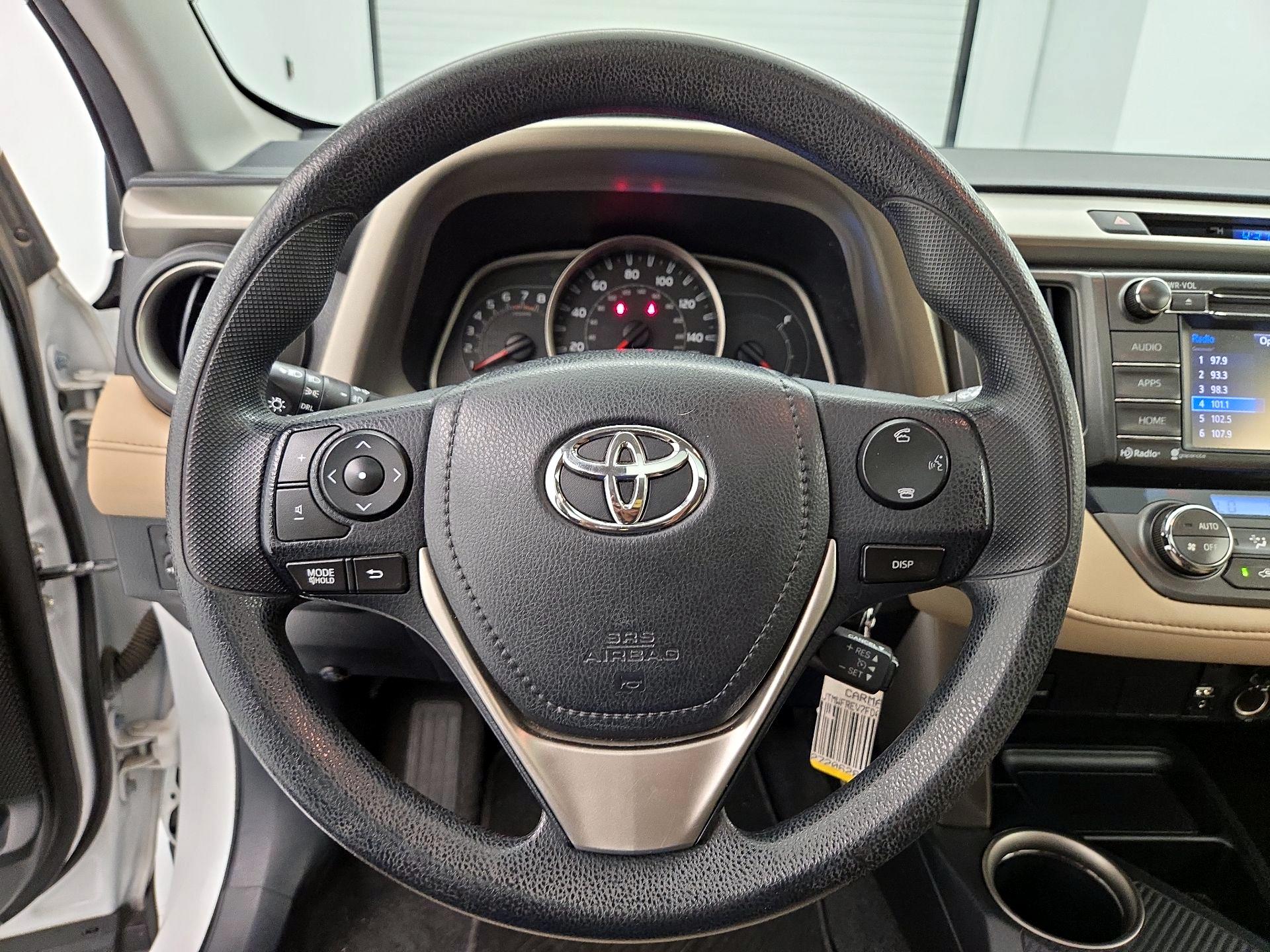 Thumbnail: 2015 Toyota RAV4 - 10