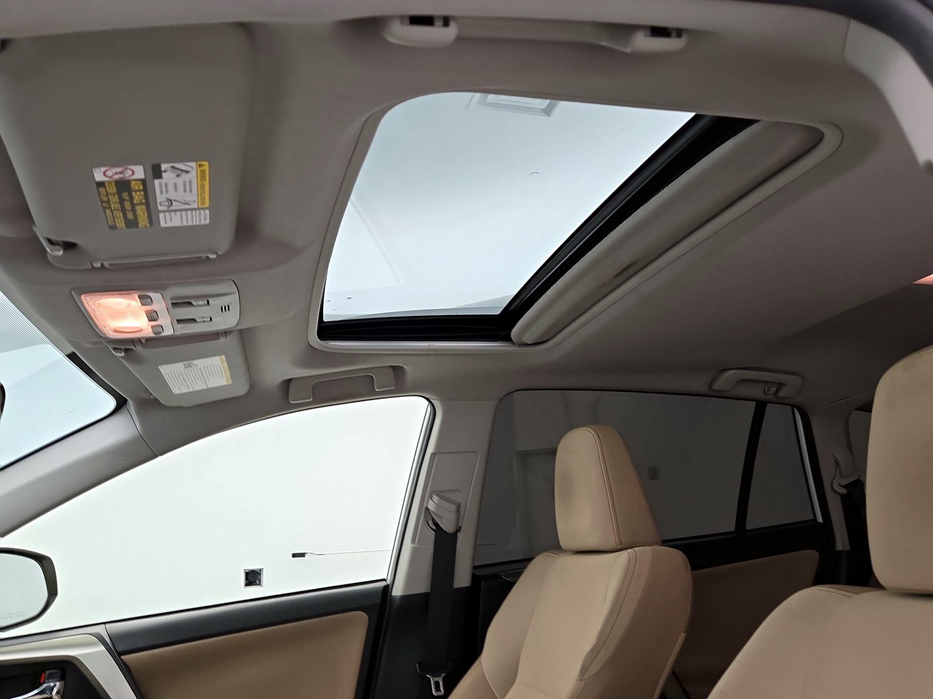 Thumbnail: 2015 Toyota RAV4 - 19