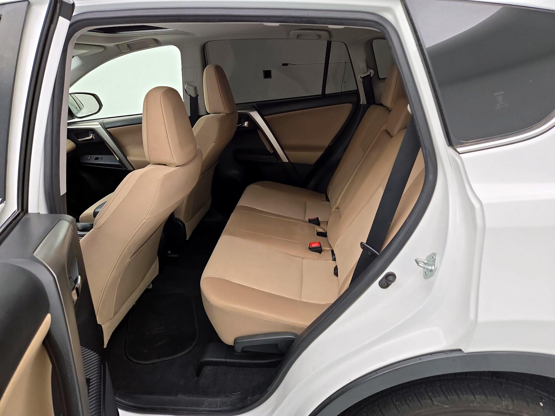Thumbnail: 2015 Toyota RAV4 - 20