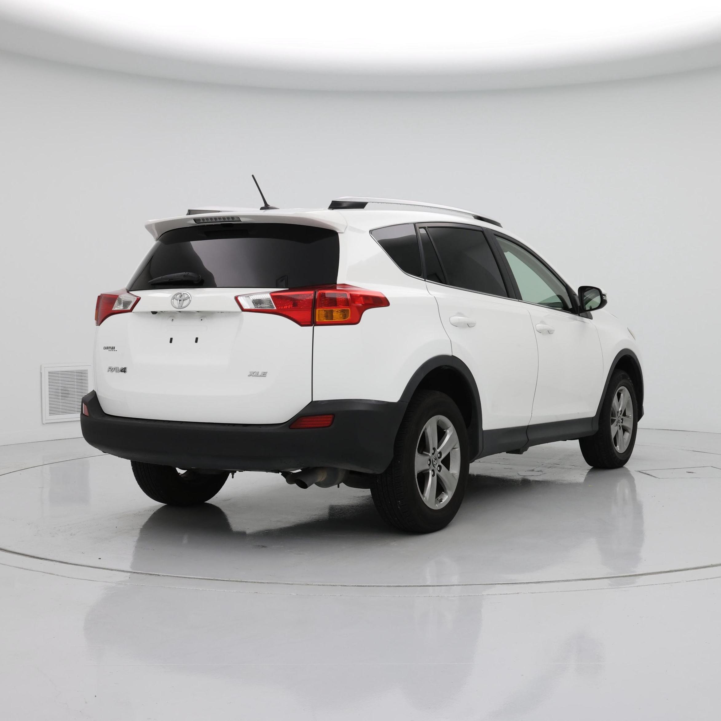 Thumbnail: 2015 Toyota RAV4 - 8