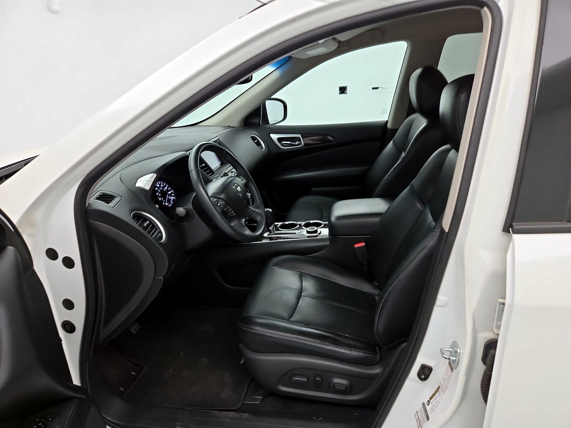 Thumbnail: 2015 Nissan Pathfinder - 11