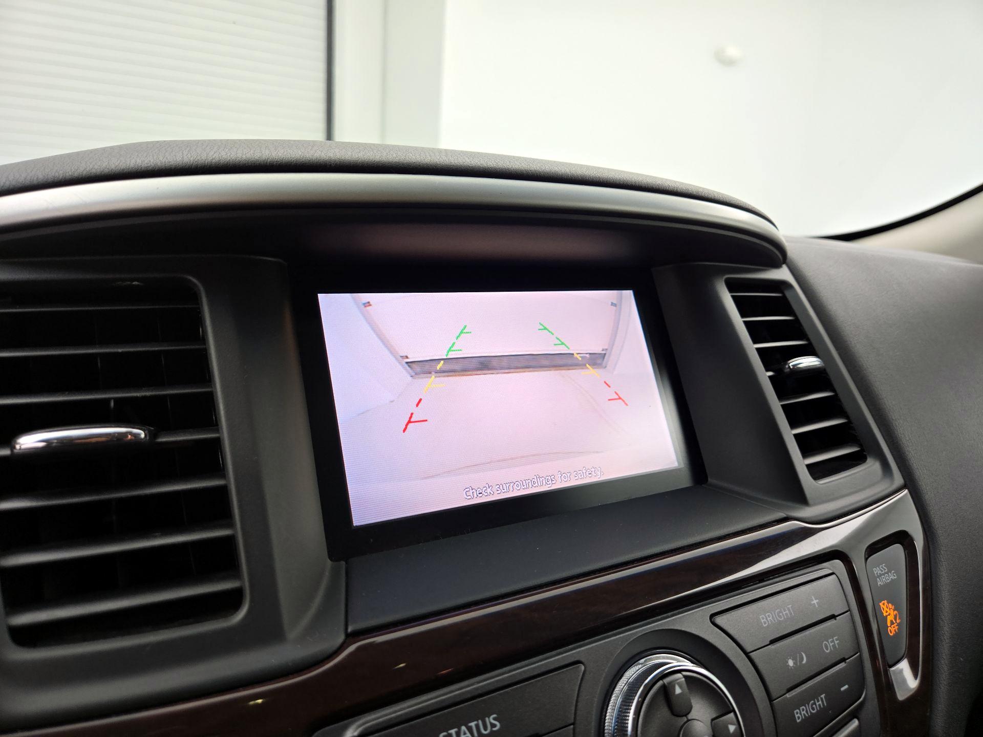 Thumbnail: 2015 Nissan Pathfinder - 14