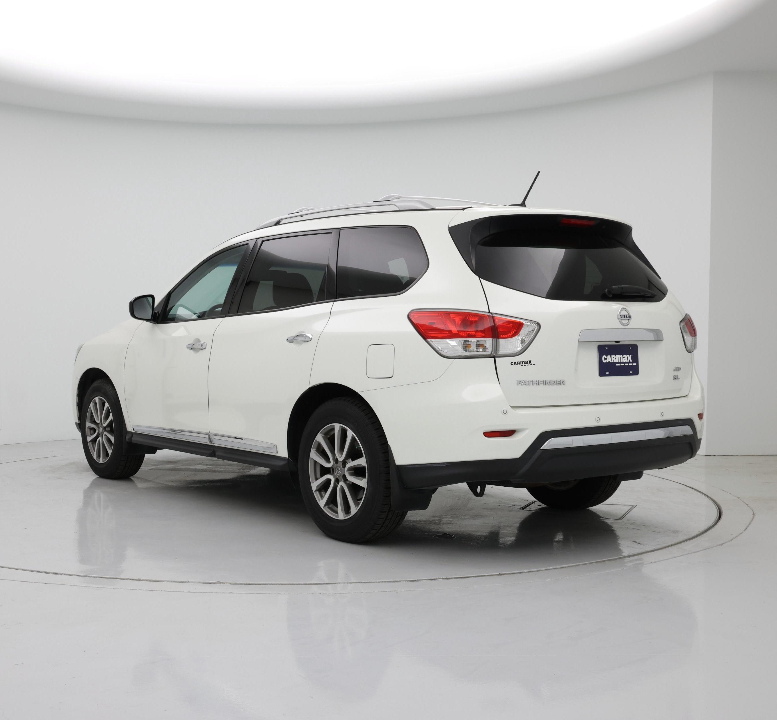 Thumbnail: 2015 Nissan Pathfinder - 2