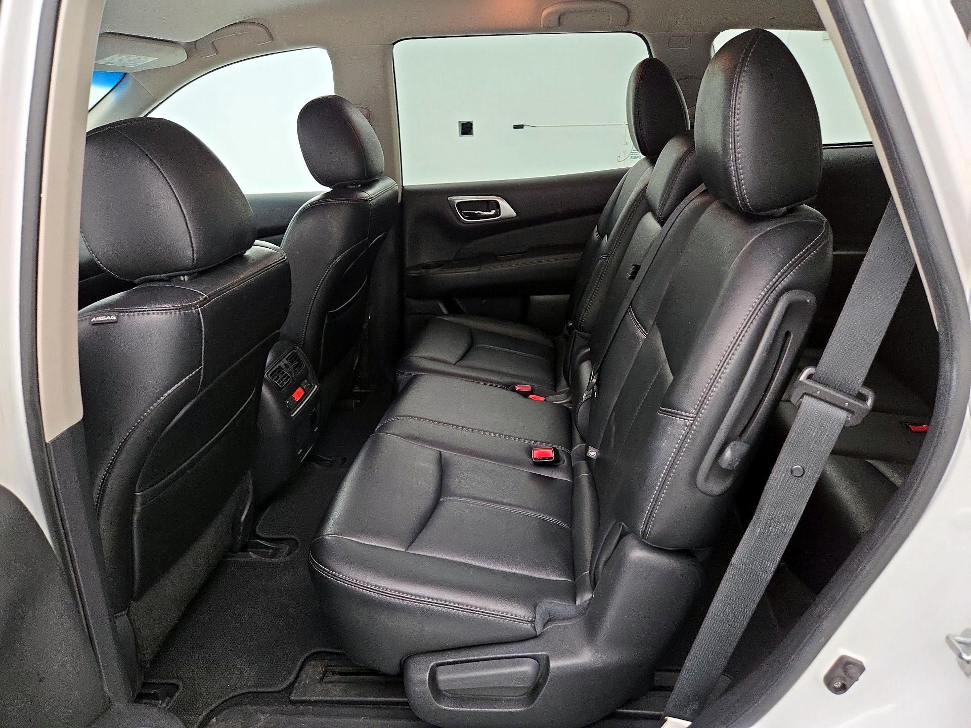 Thumbnail: 2015 Nissan Pathfinder - 19