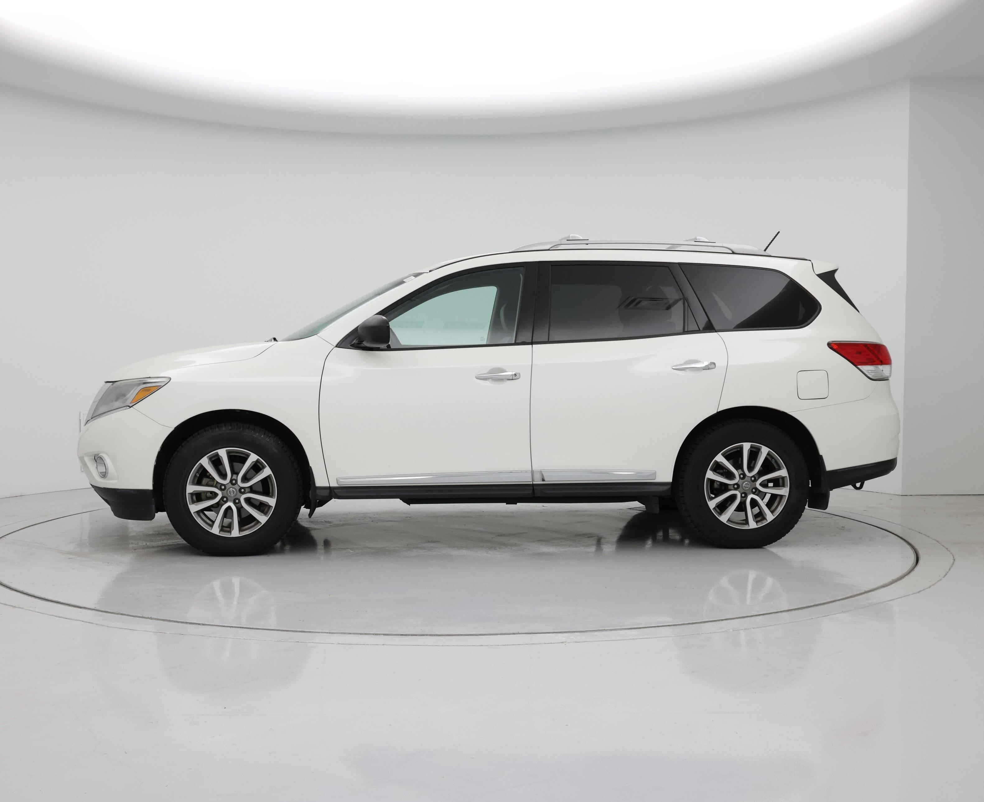 Thumbnail: 2015 Nissan Pathfinder - 3