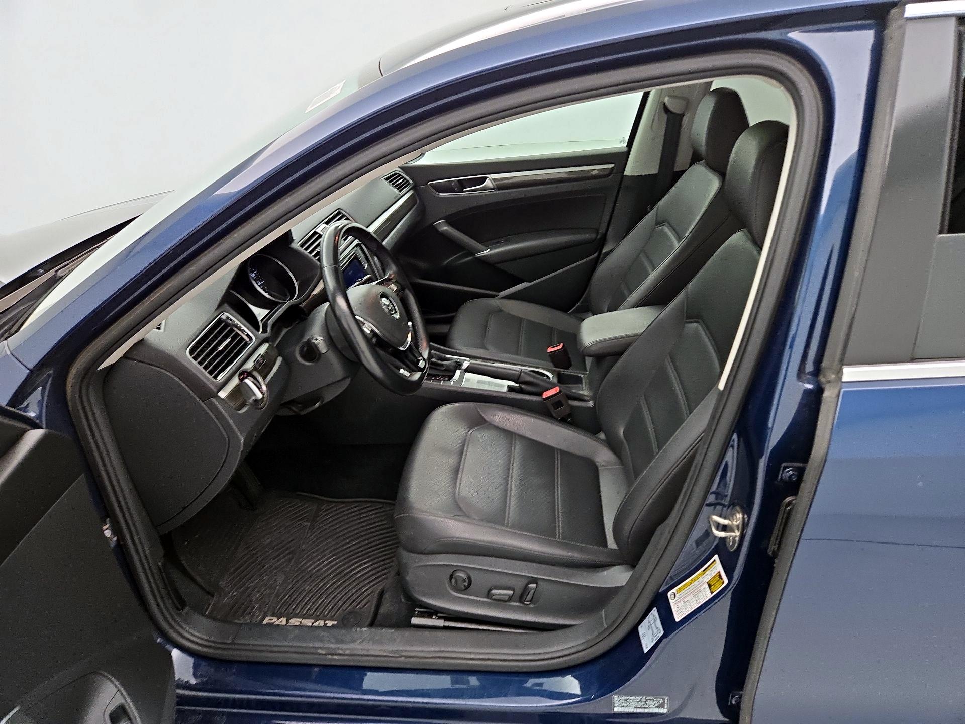 Thumbnail: 2018 Volkswagen Passat - 11