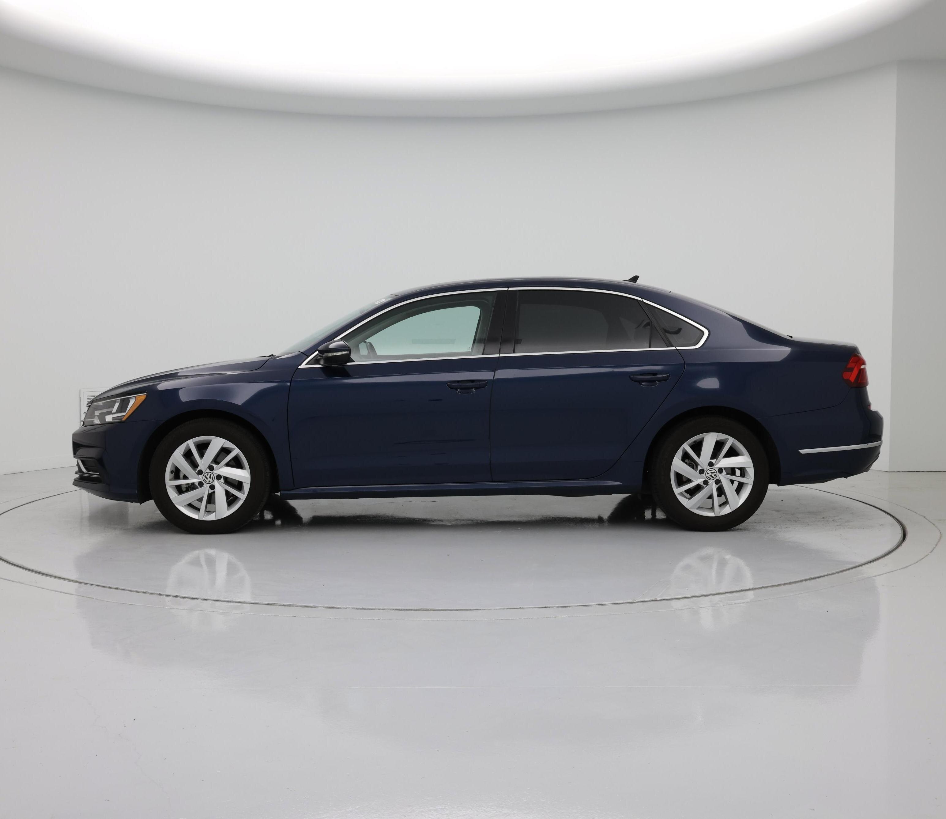 Thumbnail: 2018 Volkswagen Passat - 3