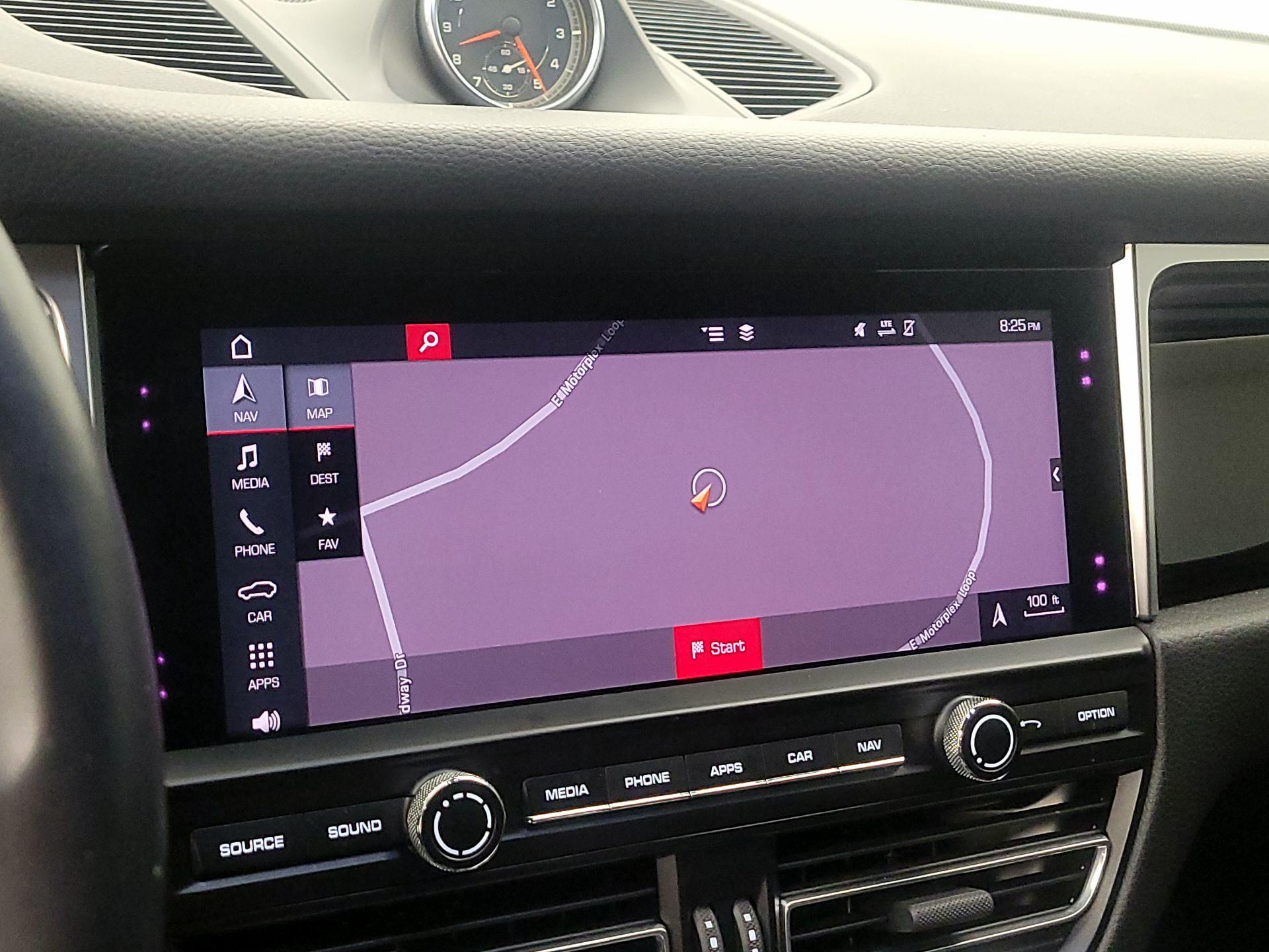 Thumbnail: 2019 Porsche Macan - 14