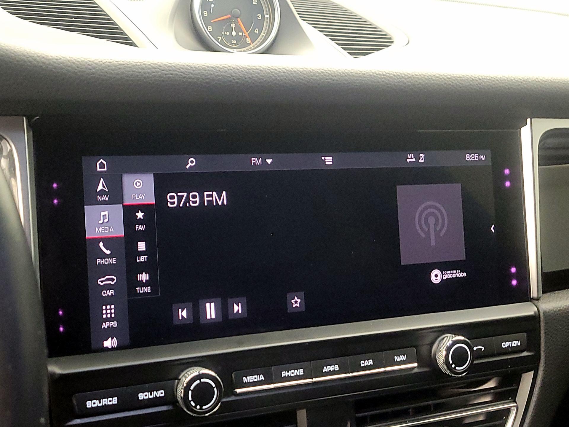 Thumbnail: 2019 Porsche Macan - 16