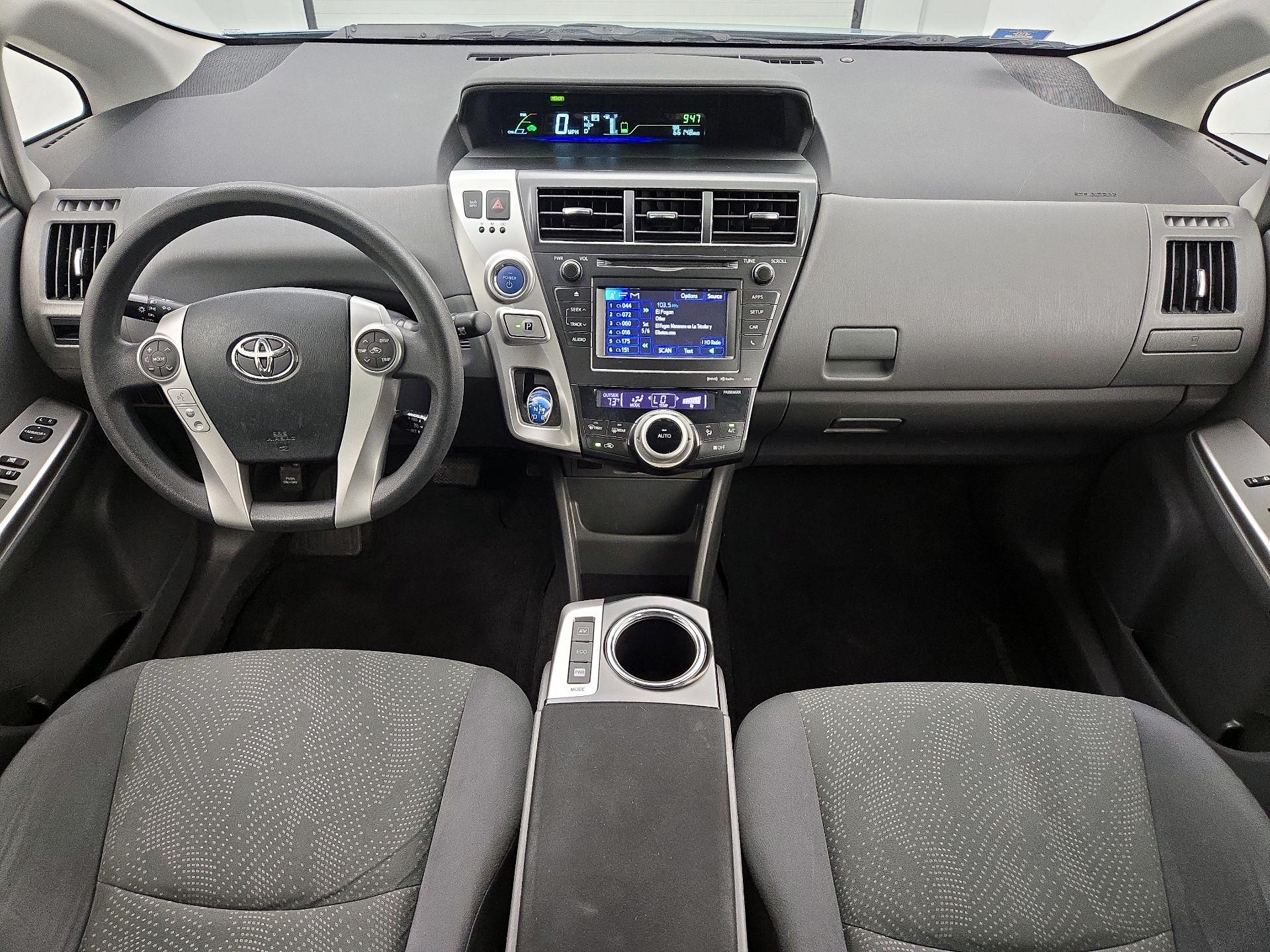Thumbnail: 2014 Toyota Prius v - 9