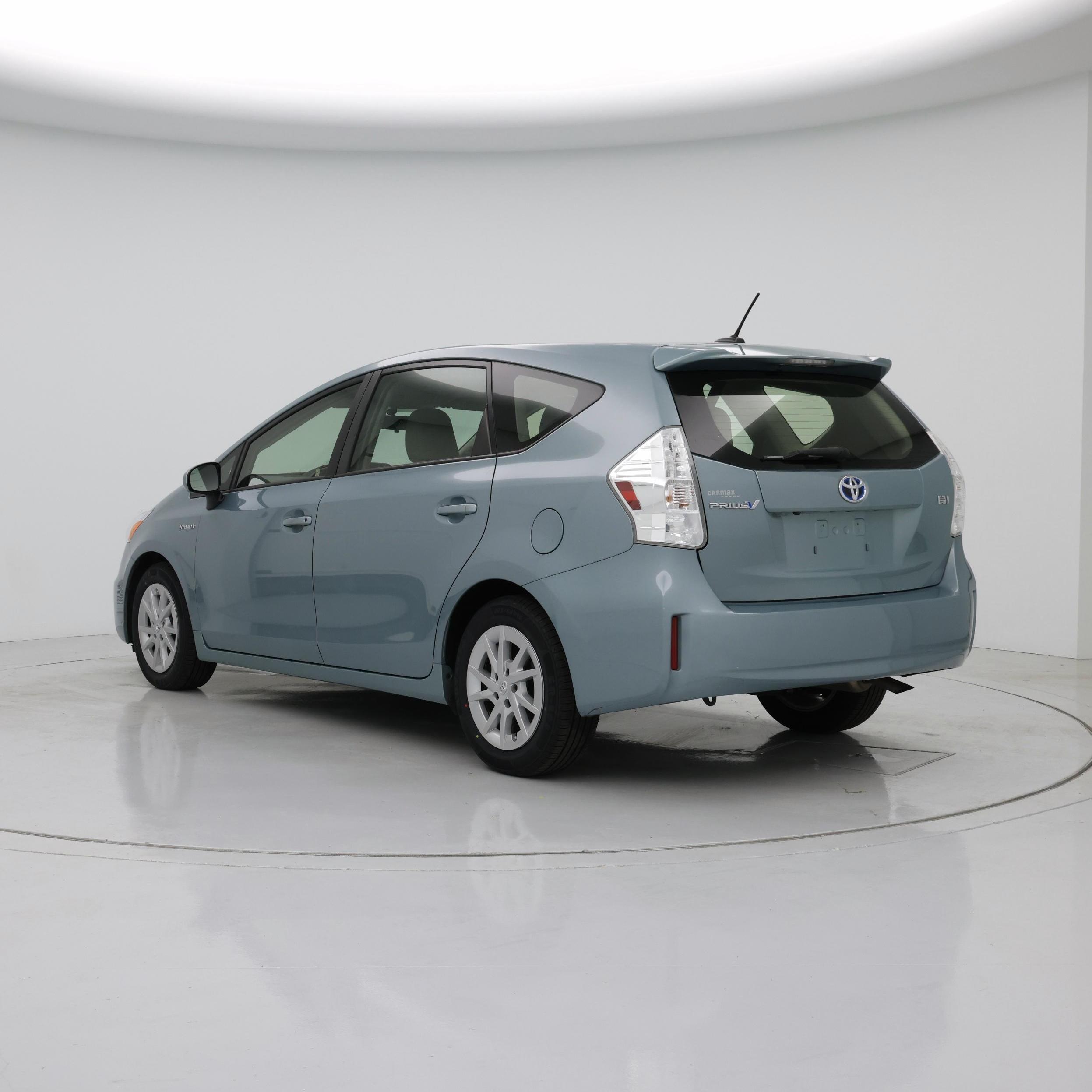 Thumbnail: 2014 Toyota Prius v - 2