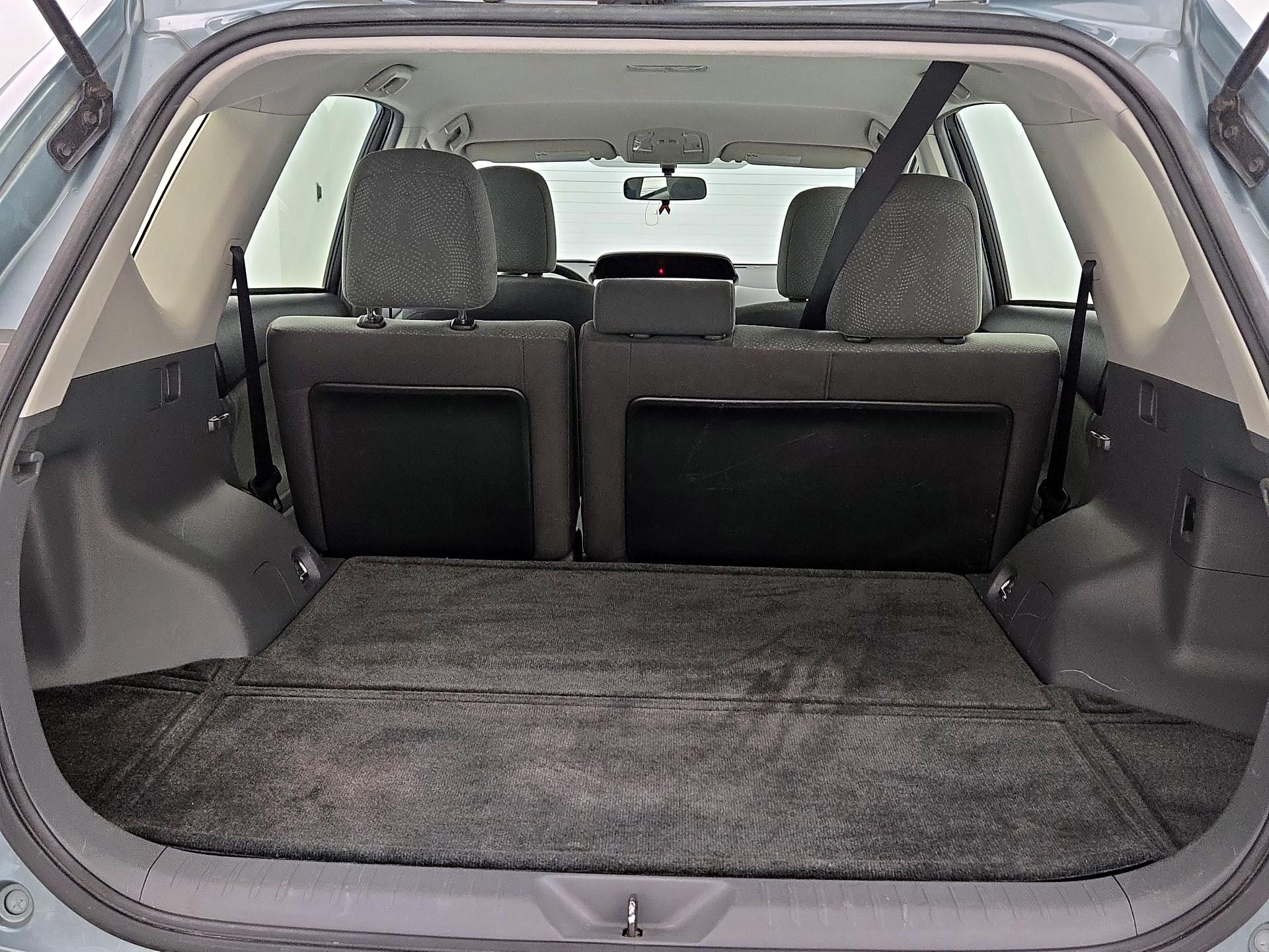 Thumbnail: 2014 Toyota Prius v - 20
