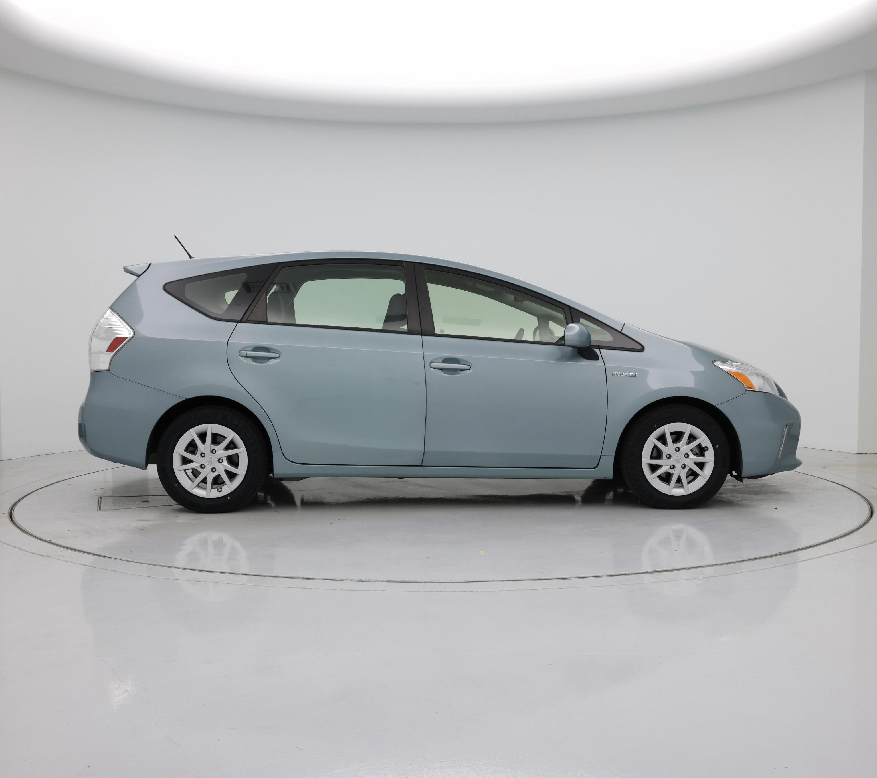 Thumbnail: 2014 Toyota Prius v - 7