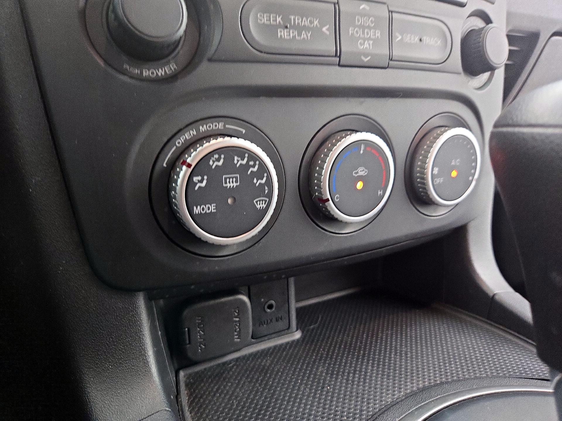 Thumbnail: 2014 Mazda MX-5 Miata - 15