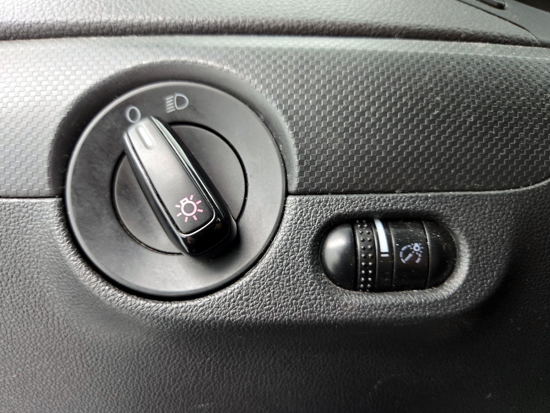 Thumbnail: 2014 Volkswagen Jetta - 13