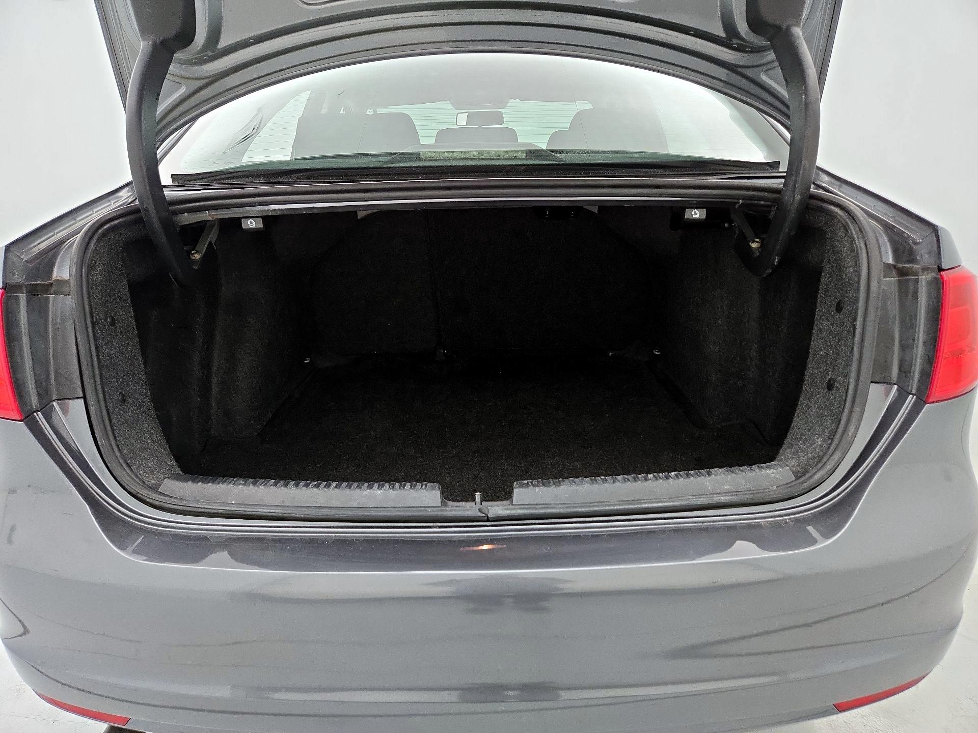 Thumbnail: 2014 Volkswagen Jetta - 19