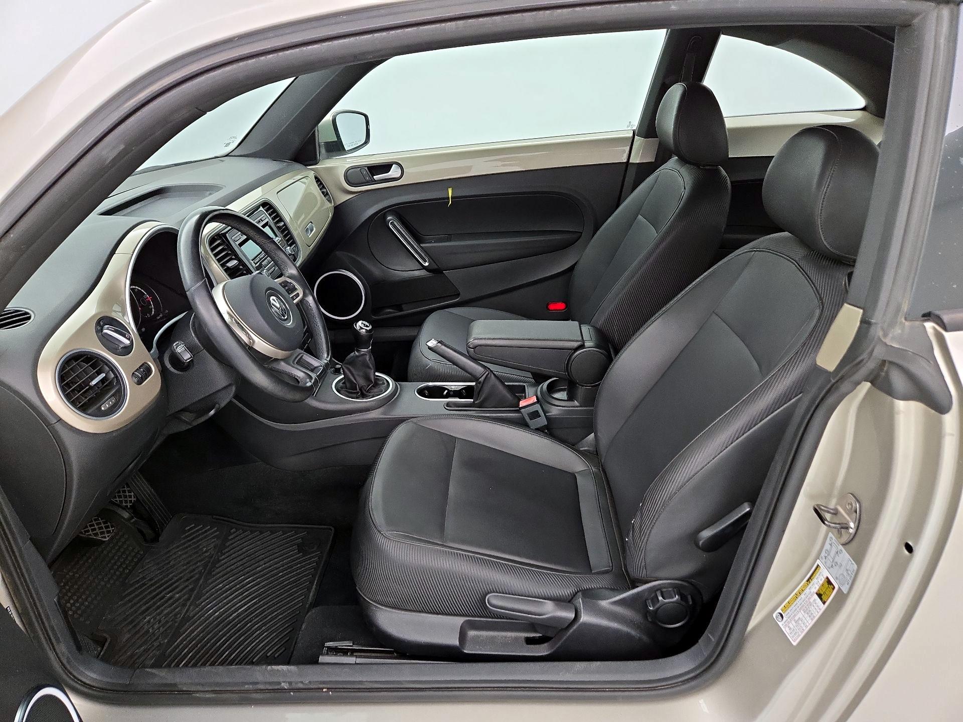 Thumbnail: 2014 Volkswagen Beetle - 11