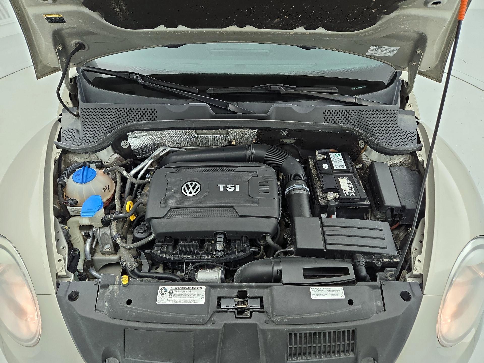 Thumbnail: 2014 Volkswagen Beetle - 18
