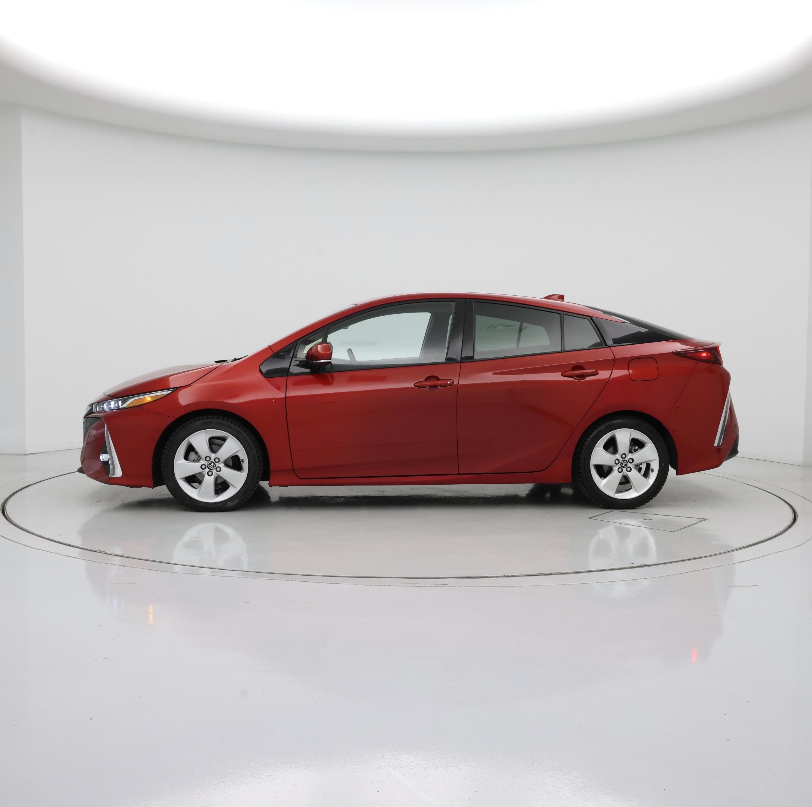 Thumbnail: 2017 Toyota Prius Prime - 3