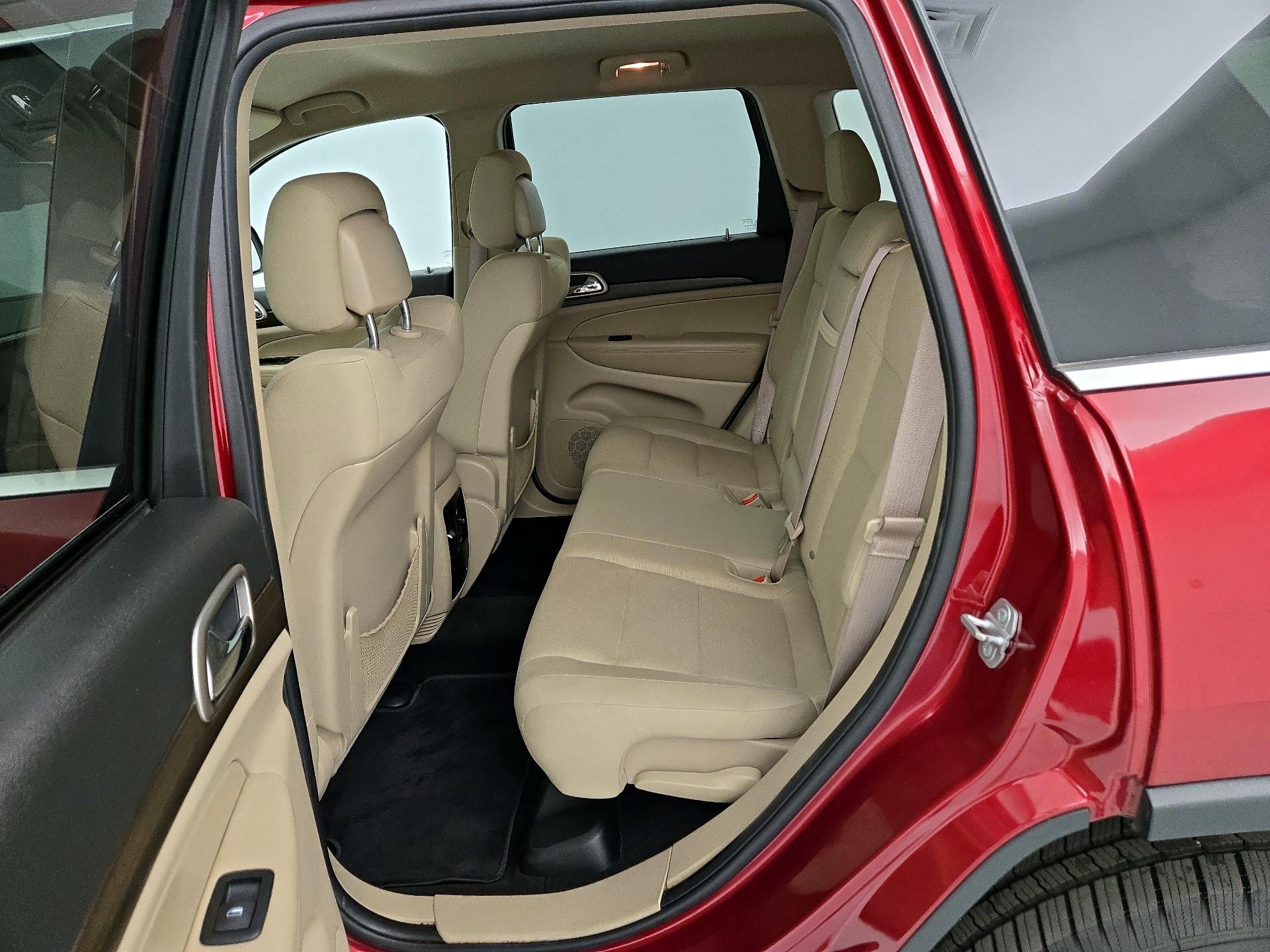 Thumbnail: 2015 Jeep Grand Cherokee - 18