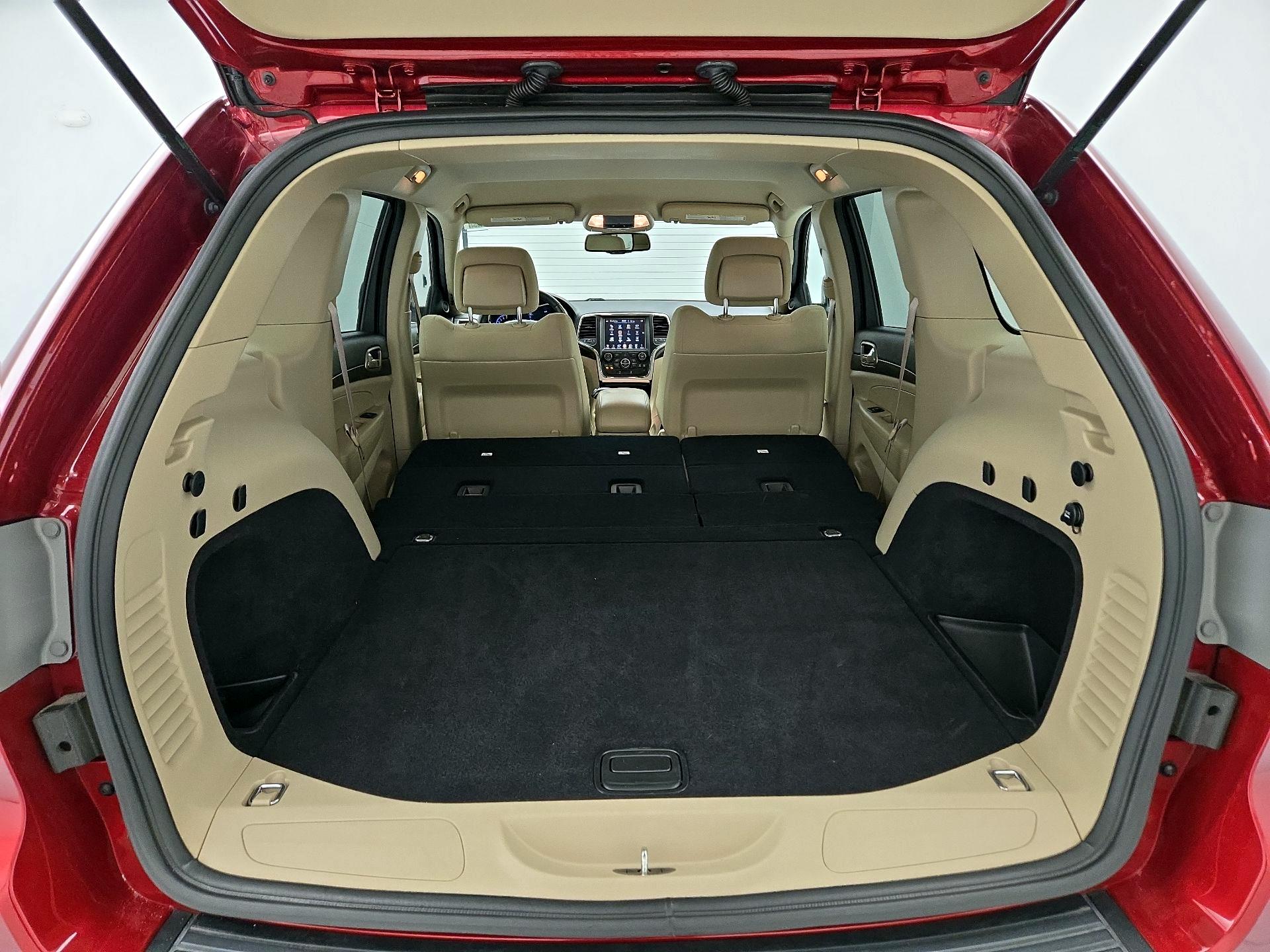 Thumbnail: 2015 Jeep Grand Cherokee - 20