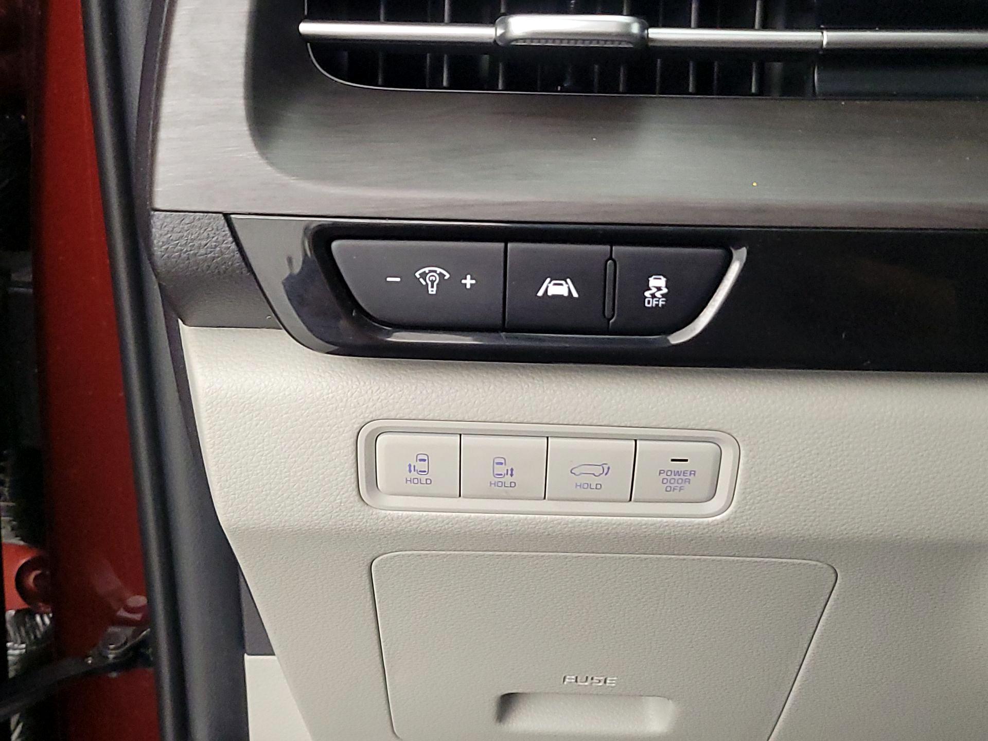 Thumbnail: 2022 Kia Carnival - 13