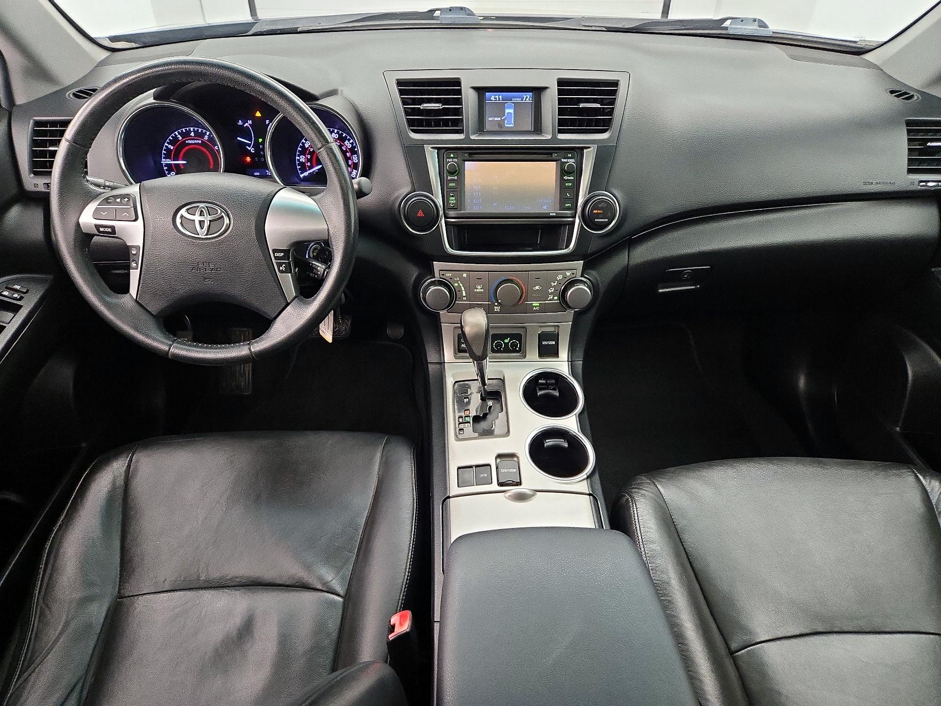 Thumbnail: 2013 Toyota Highlander - 9