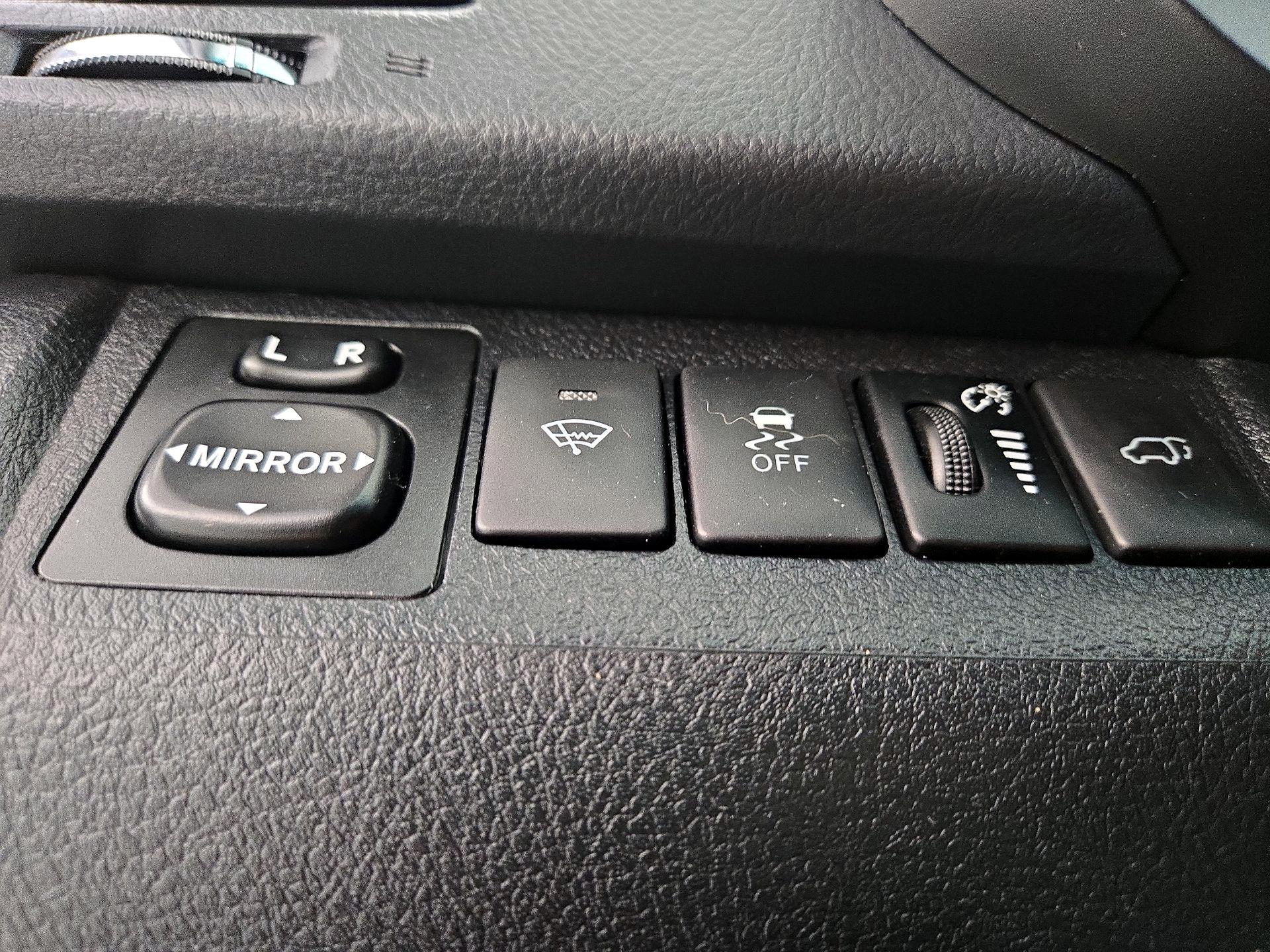 Thumbnail: 2013 Toyota Highlander - 13