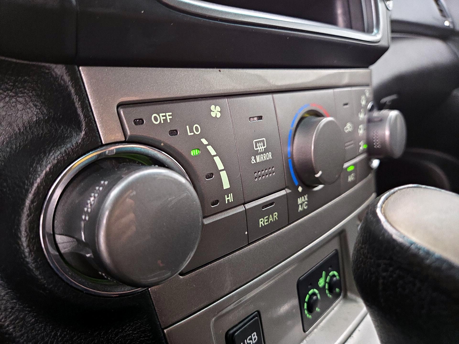 Thumbnail: 2013 Toyota Highlander - 16