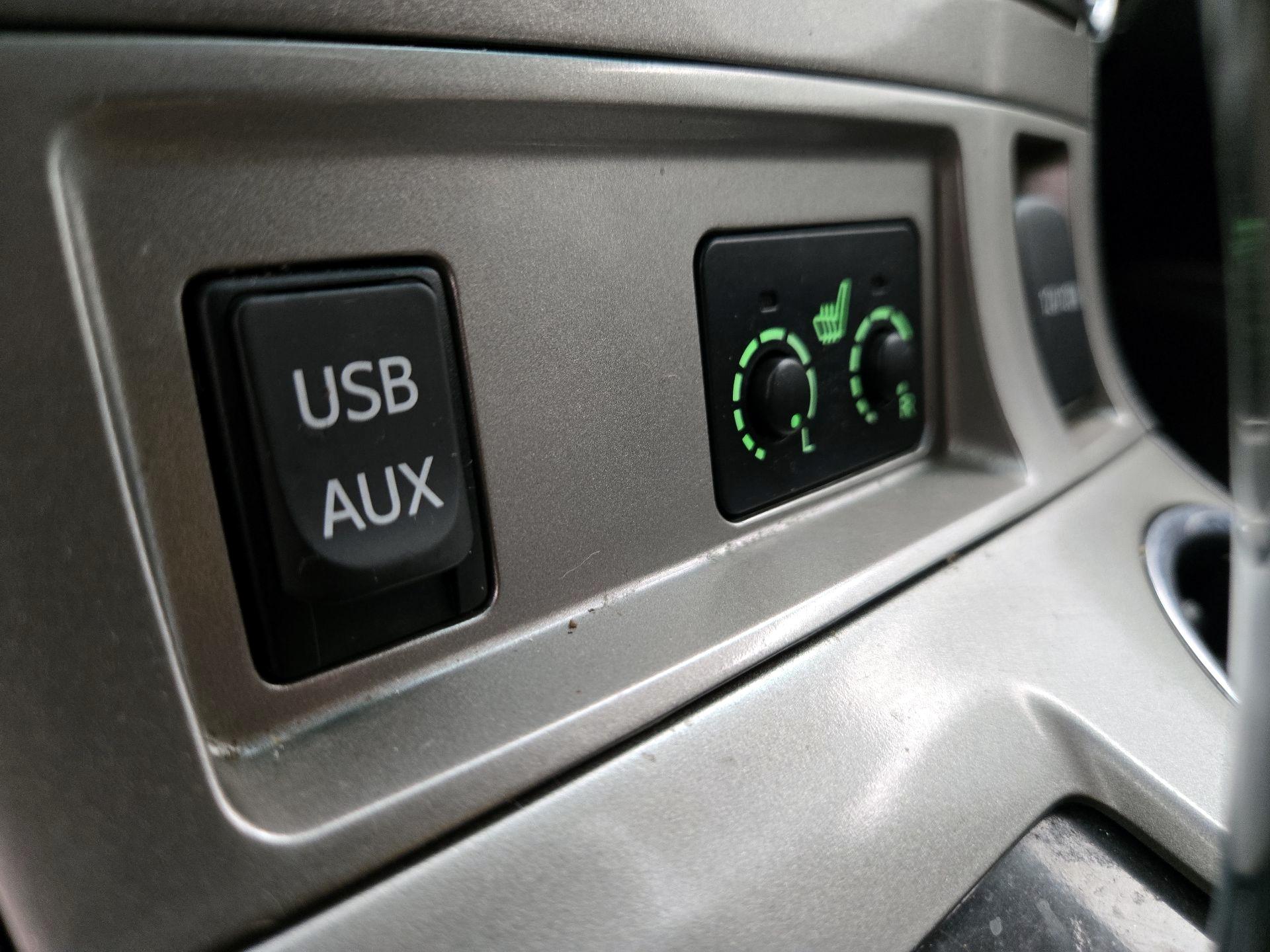 Thumbnail: 2013 Toyota Highlander - 18