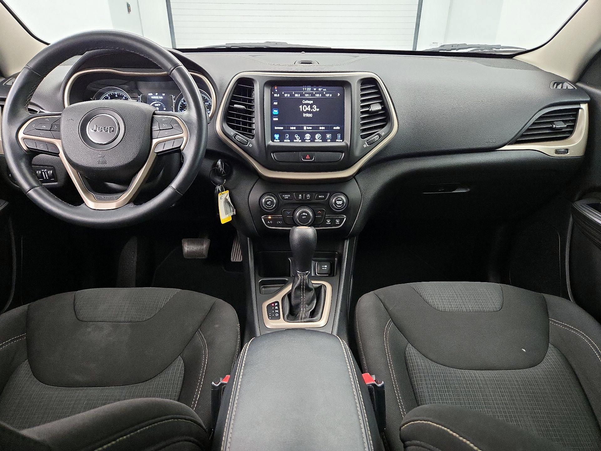 Thumbnail: 2015 Jeep Cherokee - 9