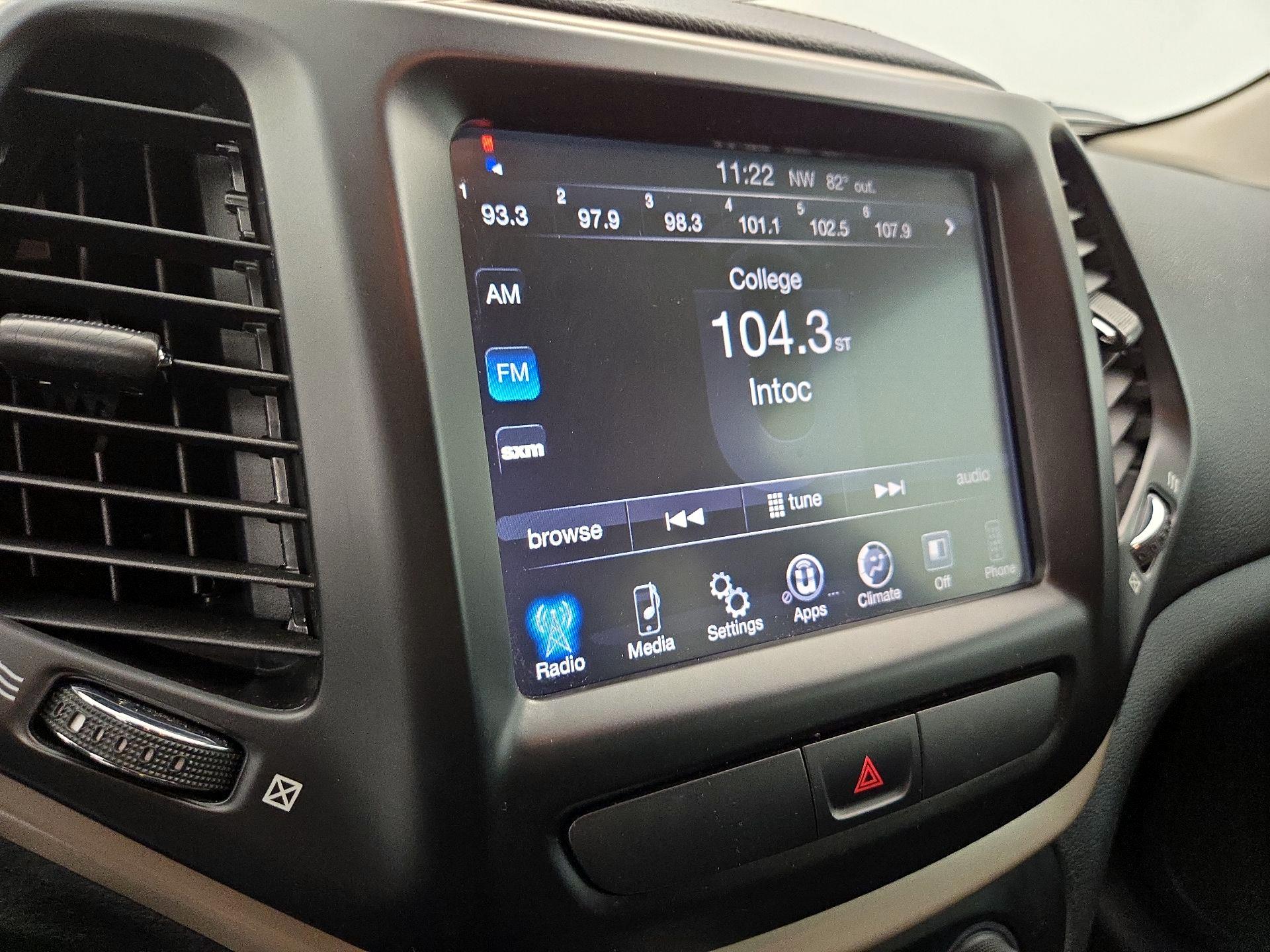 Thumbnail: 2015 Jeep Cherokee - 15