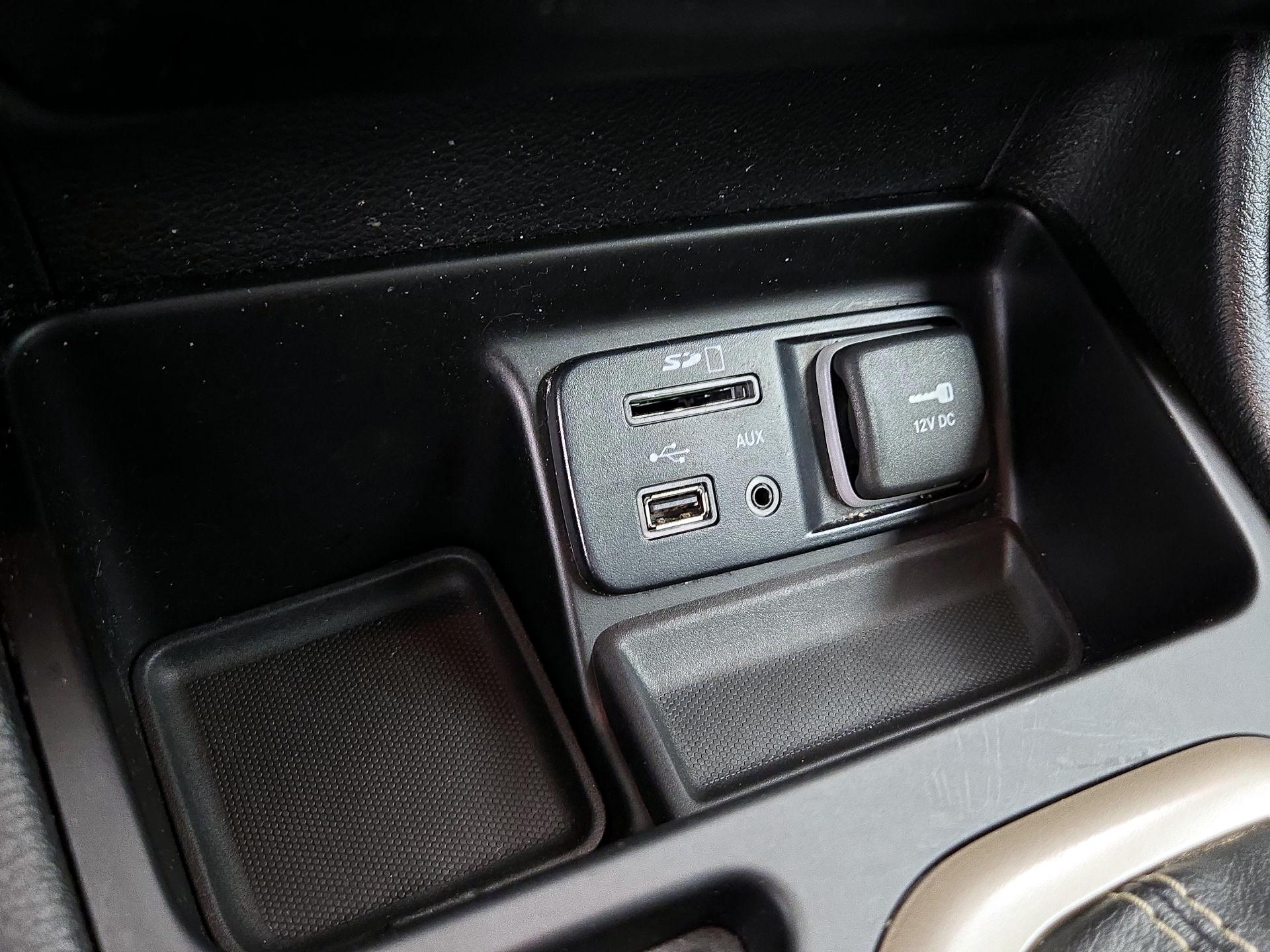 Thumbnail: 2015 Jeep Cherokee - 18