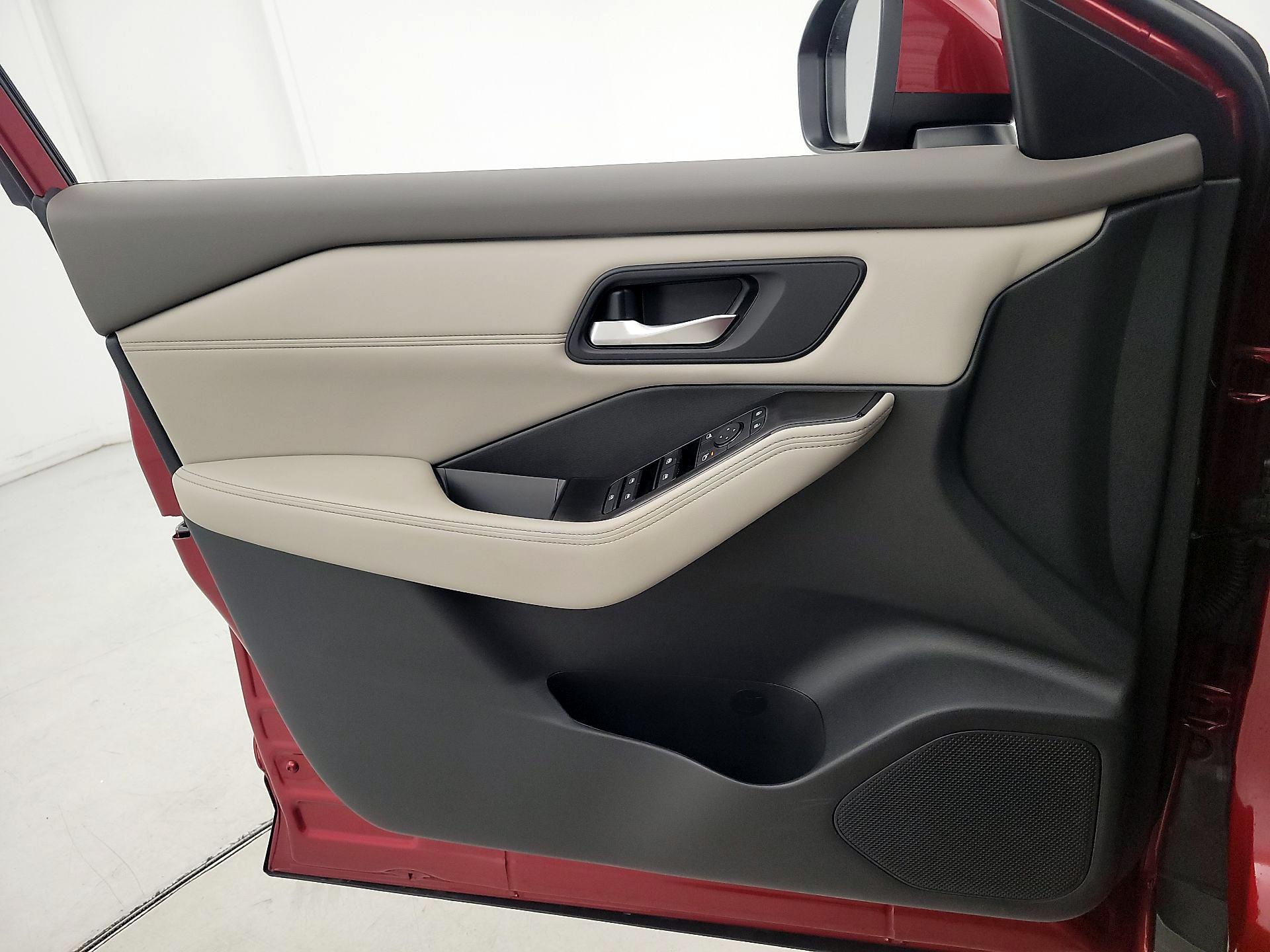 Thumbnail: 2022 Nissan Rogue - 12