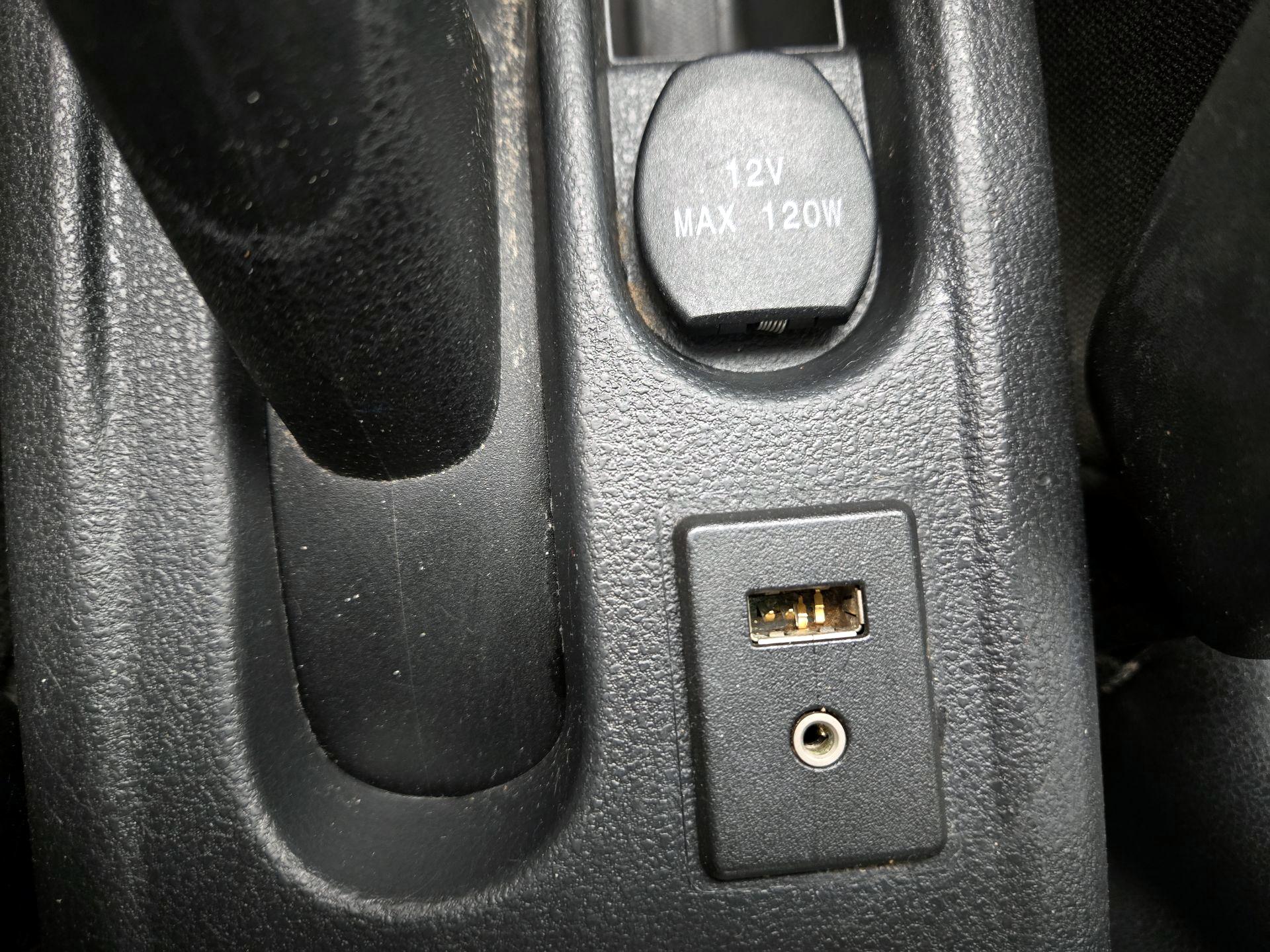 Thumbnail: 2015 Nissan Versa - 17
